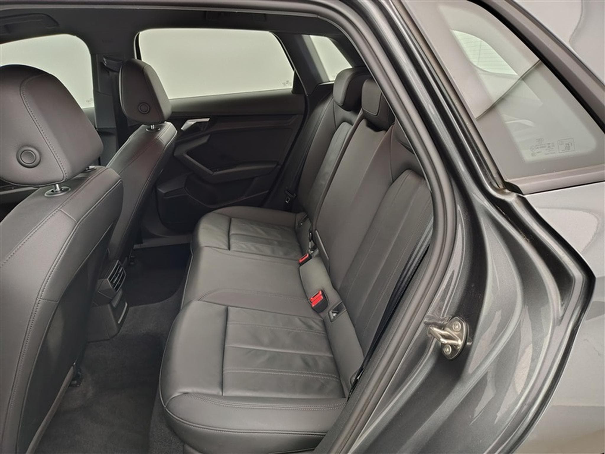 Audi A3 30 TFSI  S-Tronic S-Line  Cuir / Navi / Led (2021) - Photo 13