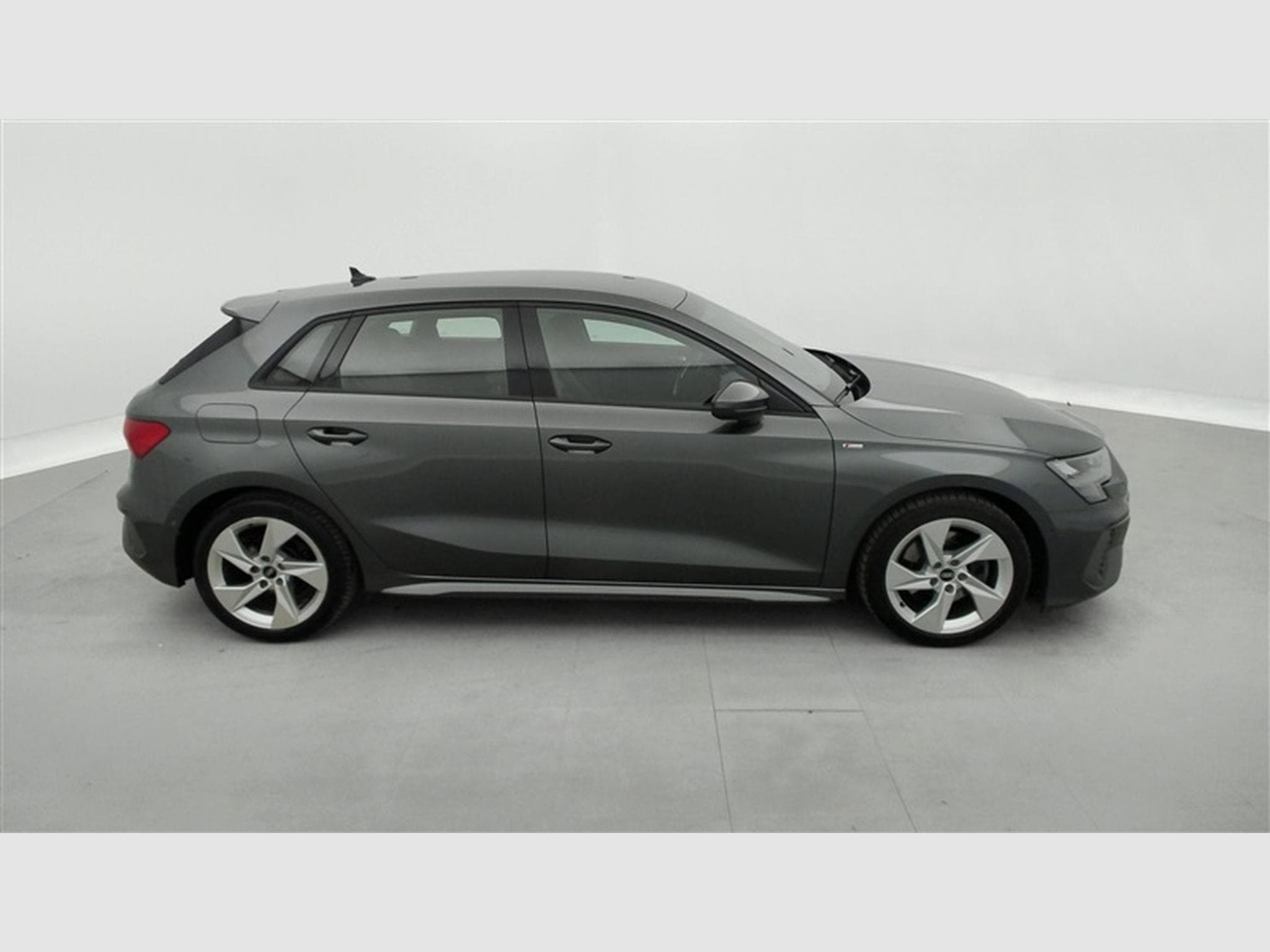 Audi A3 30 TFSI  S-Tronic S-Line  Cuir / Navi / Led (2021) - Photo 23
