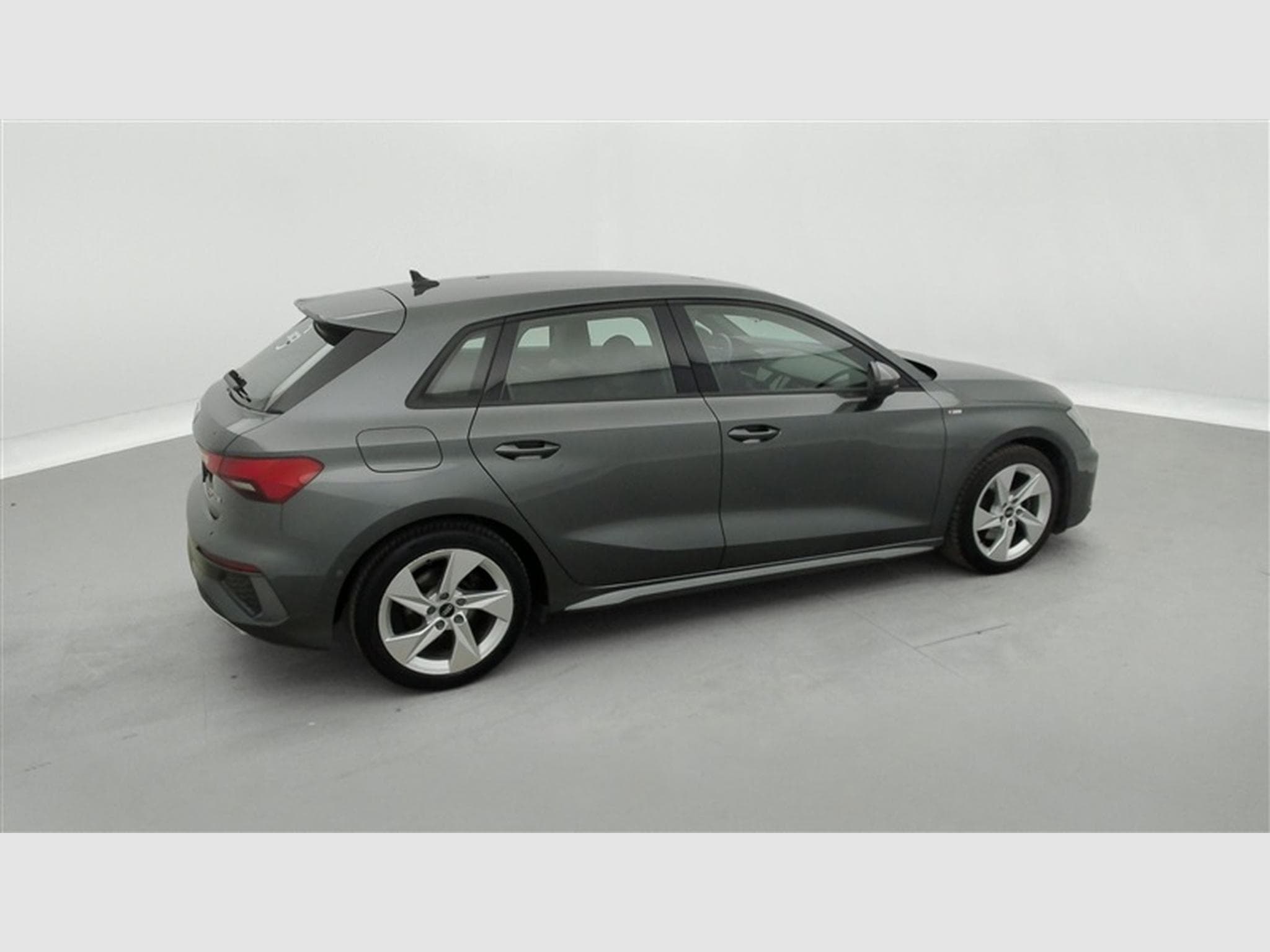 Audi A3 30 TFSI  S-Tronic S-Line  Cuir / Navi / Led (2021) - Photo 24