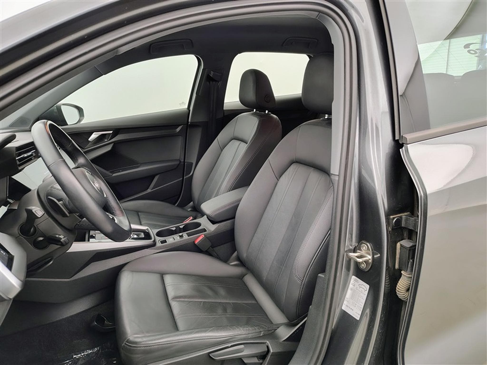 Audi A3 30 TFSI  S-Tronic S-Line  Cuir / Navi / Led (2021) - Photo 7