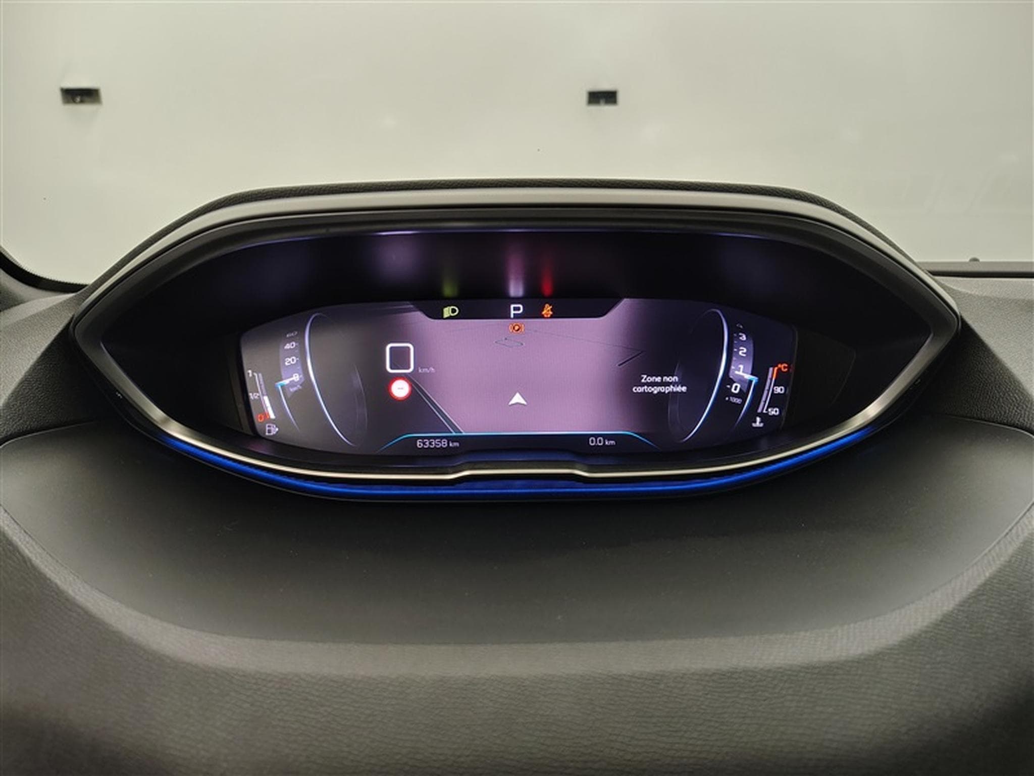 Peugeot 5008 1.5 BlueHdi EAT8 Active Pack NAVI / FULL LED / CARPLAY (2023) - Photo 10