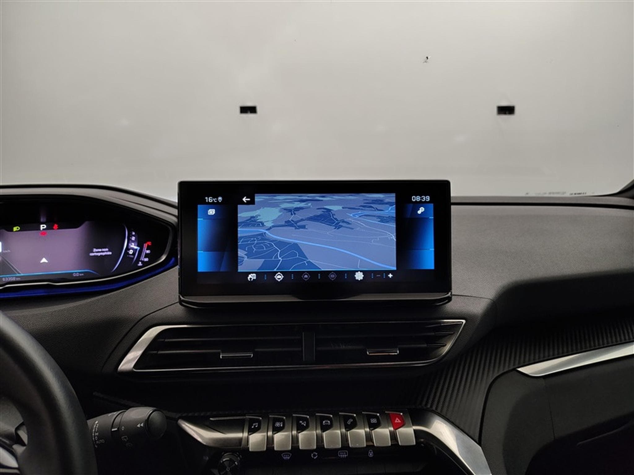 Peugeot 5008 1.5 BlueHdi EAT8 Active Pack NAVI / FULL LED / CARPLAY (2023) - Photo 11