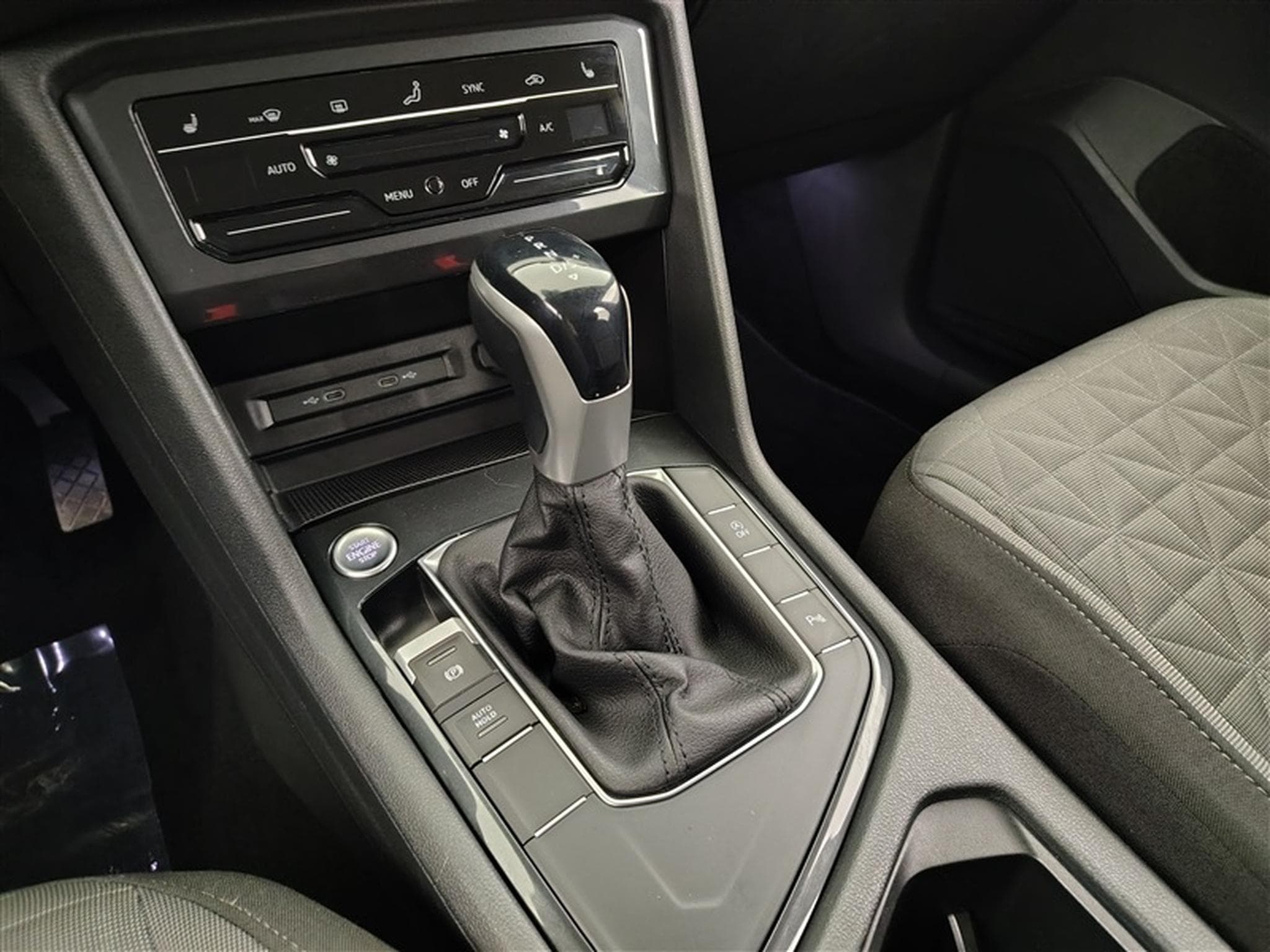 VW Tiguan 1.5 TSI 150Cv DSG Life CARPLAY / CAMERA / PDC (2023) - Photo 12