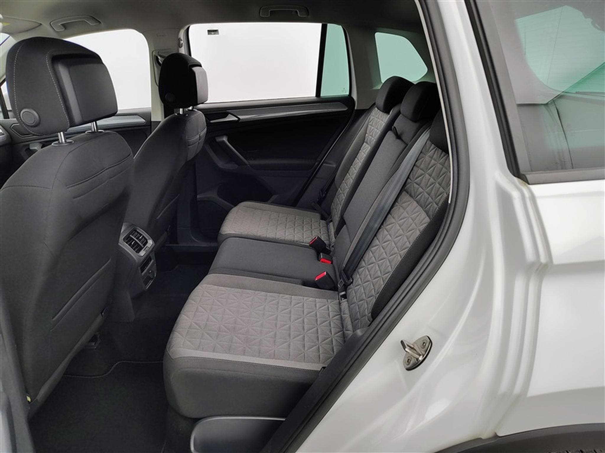 VW Tiguan 1.5 TSI 150Cv DSG Life CARPLAY / CAMERA / PDC (2023) - Photo 13