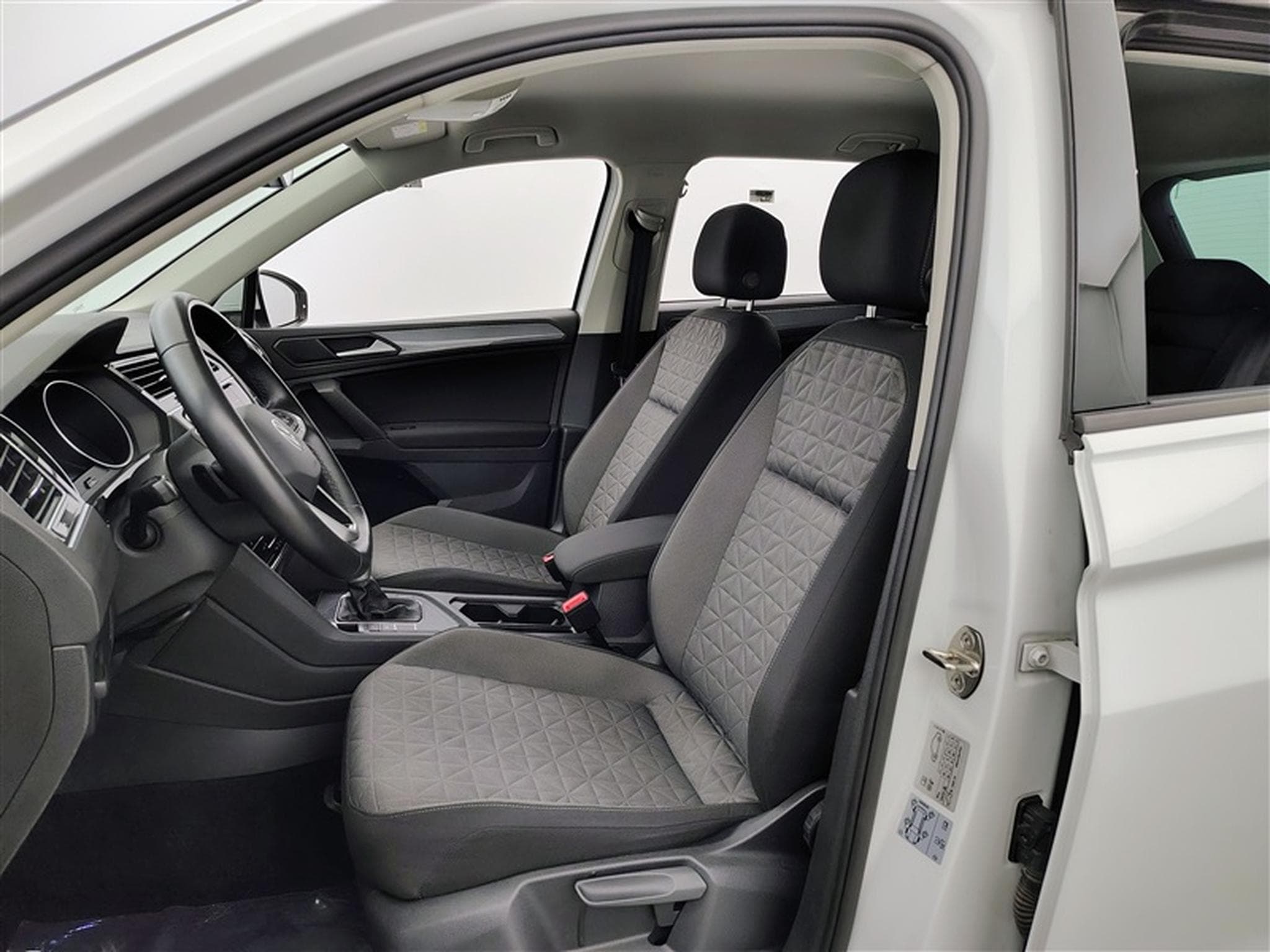 VW Tiguan 1.5 TSI 150Cv DSG Life CARPLAY / CAMERA / PDC (2023) - Photo 7