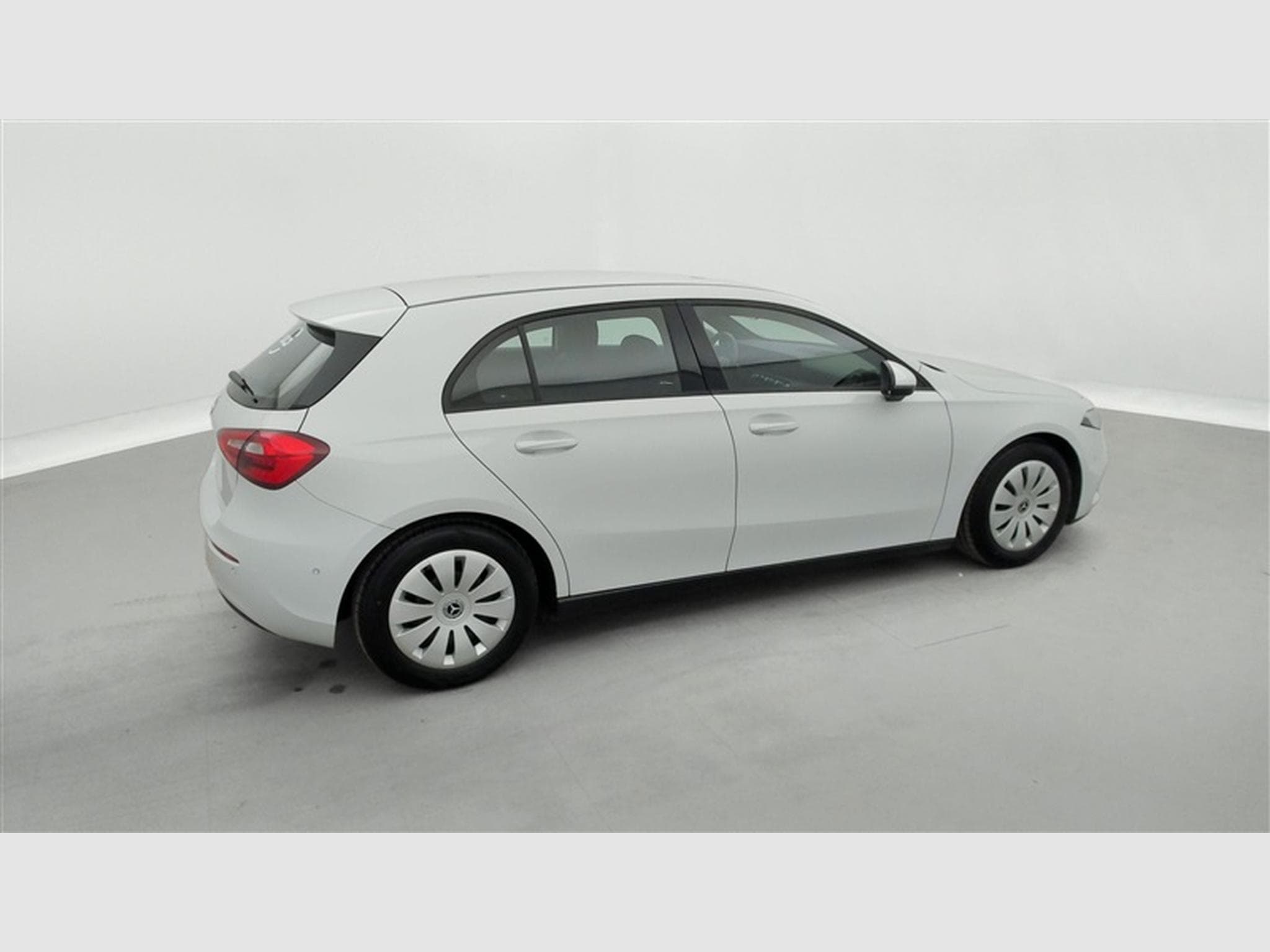 Mercedes A 160 A 160 Business NAVI/PDC AV AR (2021) - Photo 24