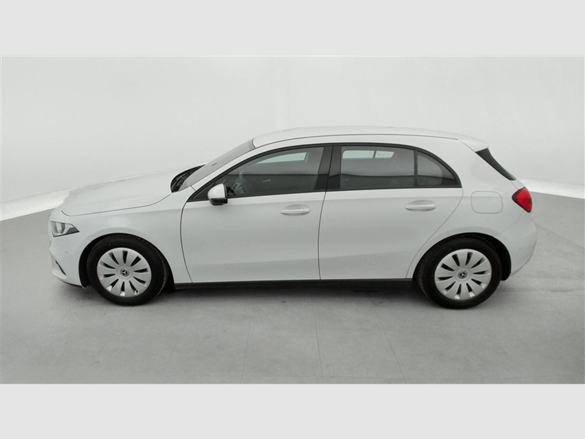 Mercedes A 160 A 160 Business NAVI/PDC AV AR (2021) - Photo 3