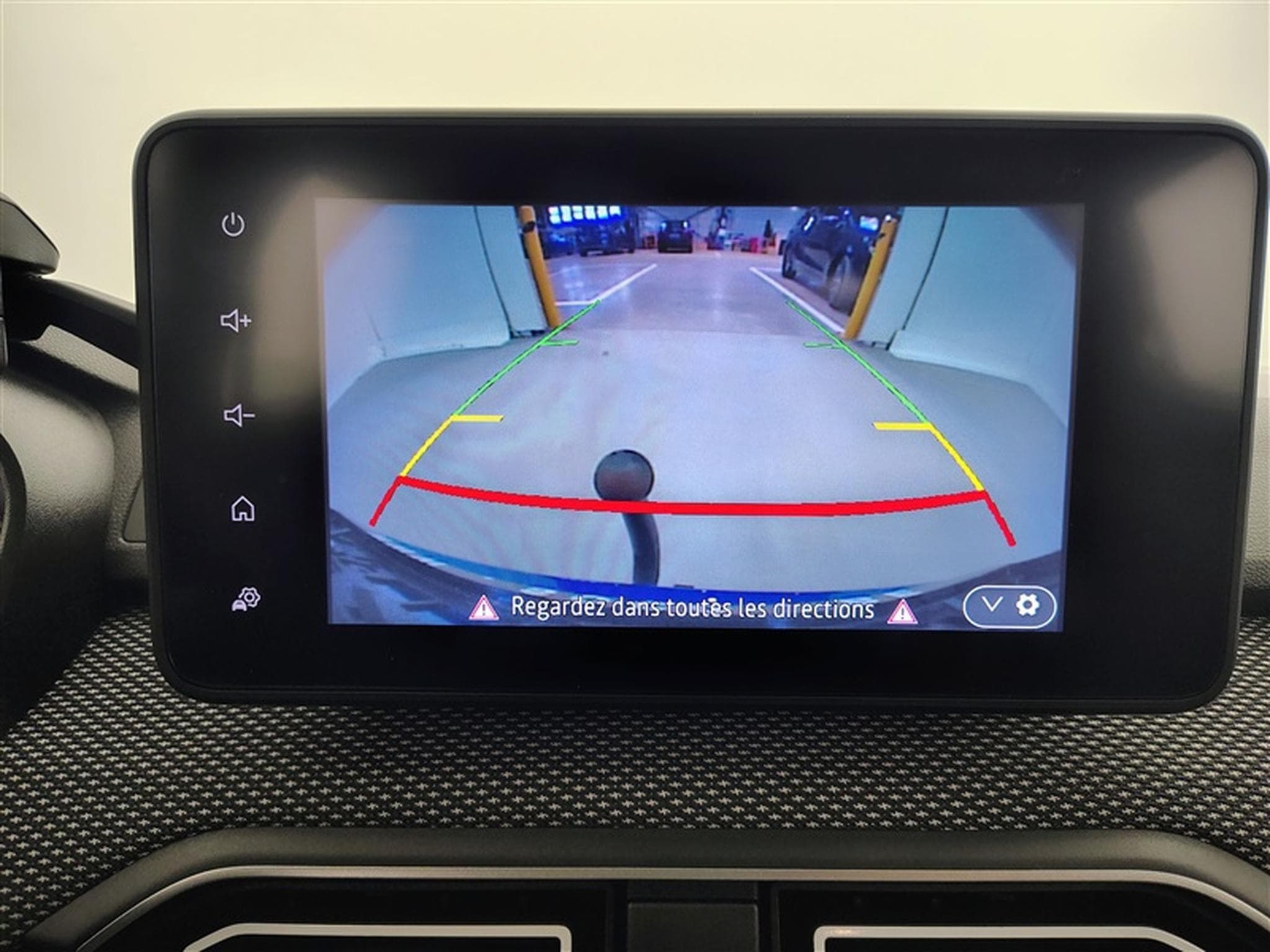 Dacia Sandero 1.0 Eco-G Journey *CARPLAY/FULL LED/CAMERA/PDC AV ARR/JA16* (2025) - Photo 18