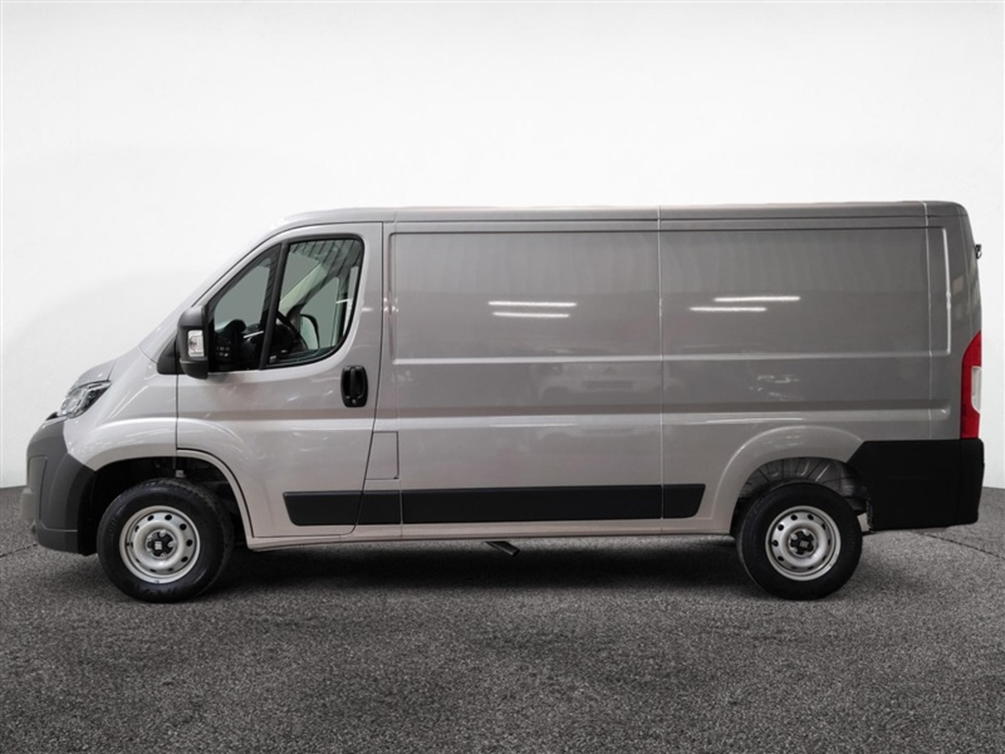 Fiat Ducato 2.3 Multijet 120cv L2H1 CLIM / BLUETOOTH / CAMERA (2026) - Photo 3