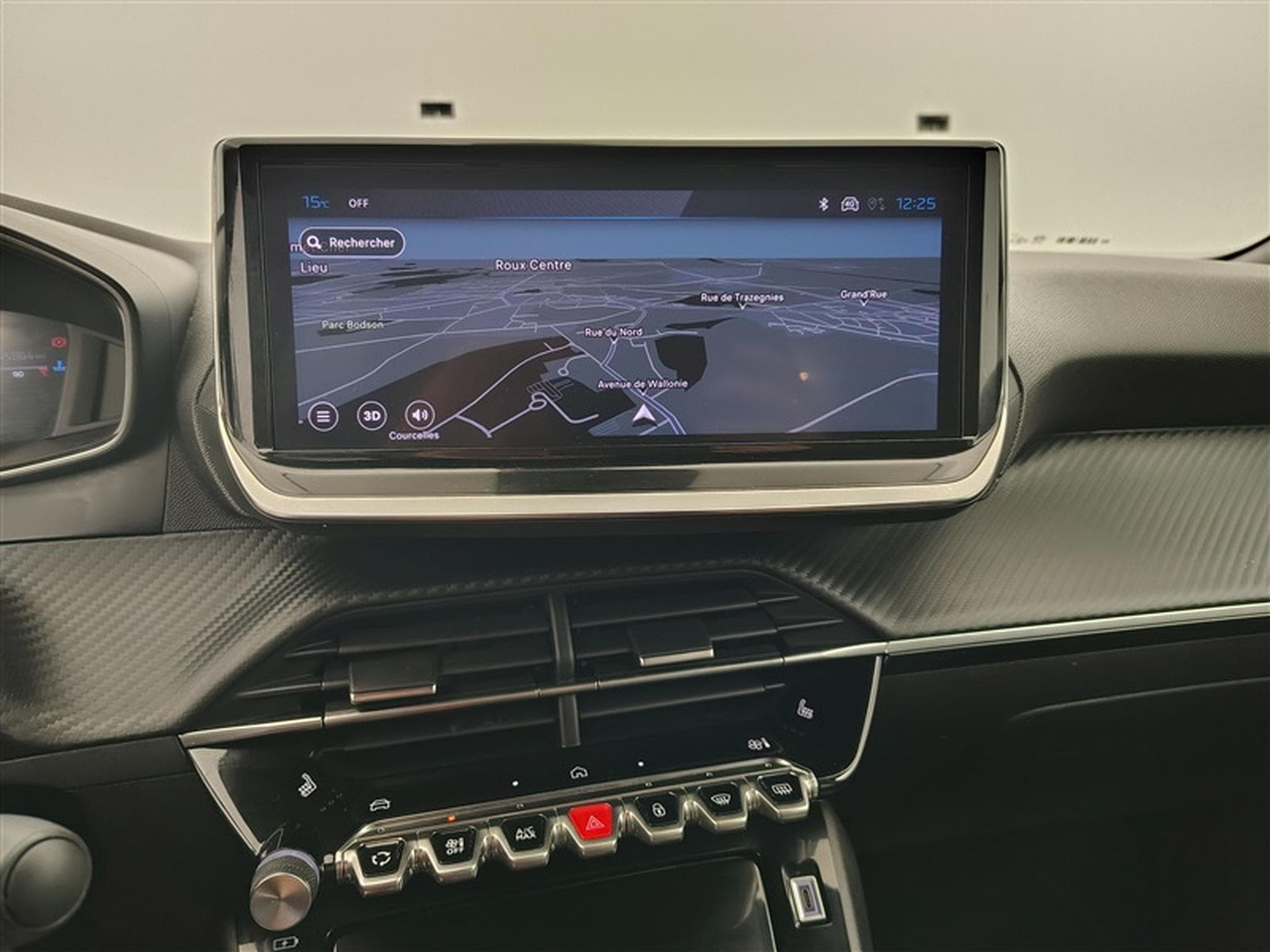Peugeot 2008 1.2 PureTech Allure NAVI / FULL LED / CARPLAY / S-CUIR (2024) - Photo 11