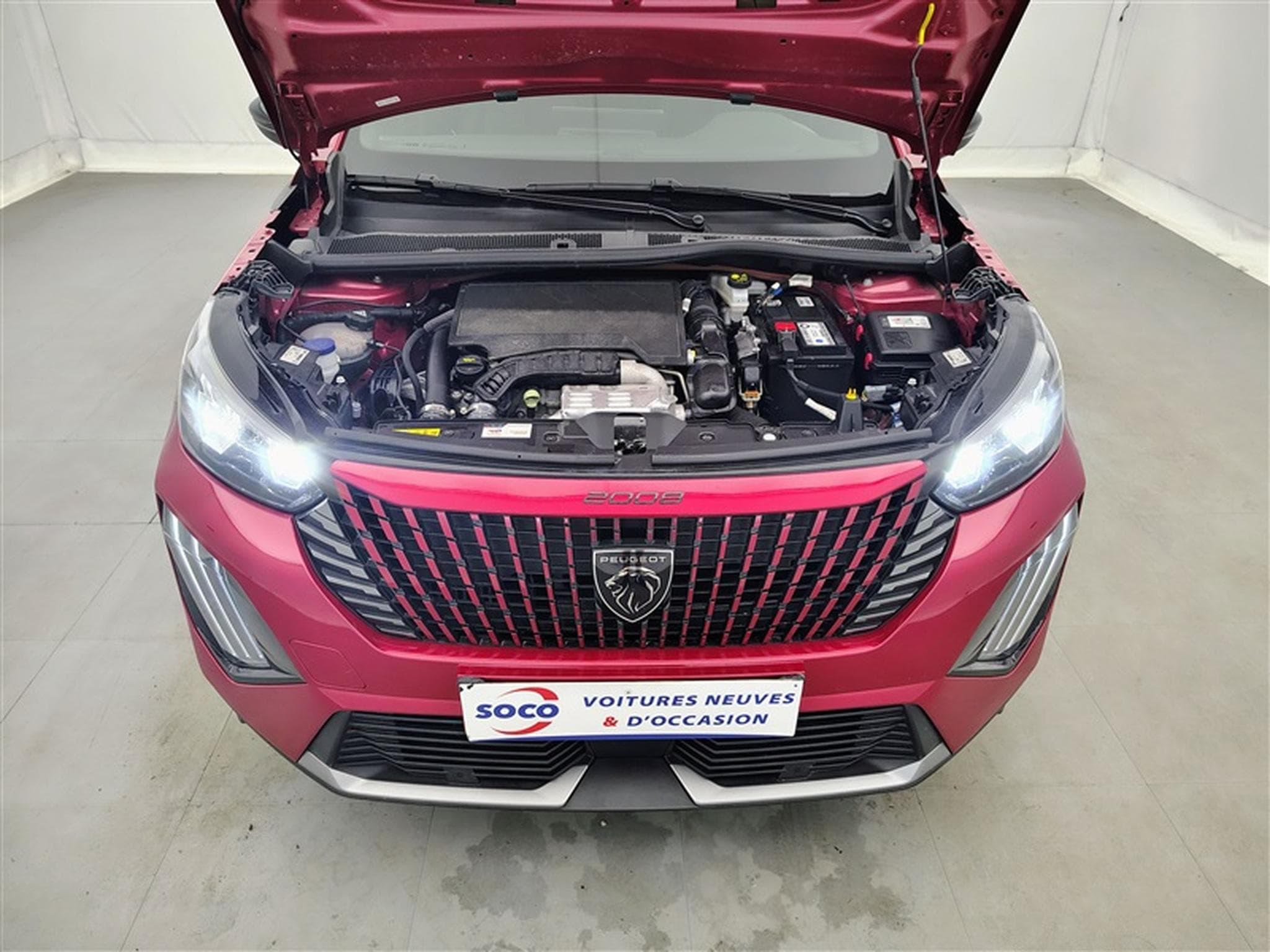 Peugeot 2008 1.2 PureTech Allure NAVI / FULL LED / CARPLAY / S-CUIR (2024) - Photo 19