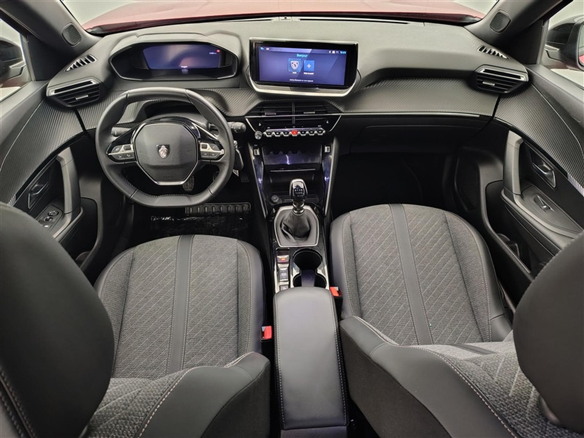 Peugeot 2008 1.2 PureTech Allure NAVI / FULL LED / CARPLAY / S-CUIR (2024) - Photo 8