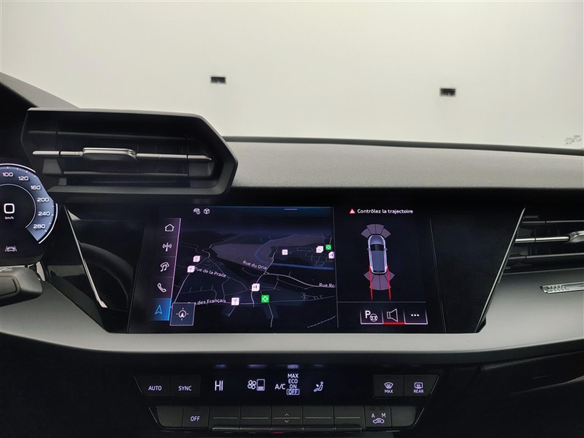 Audi A3 A3 30 TFSI Advanced S tronic Navi / Led / PDC av+ar (2025) - Photo 18