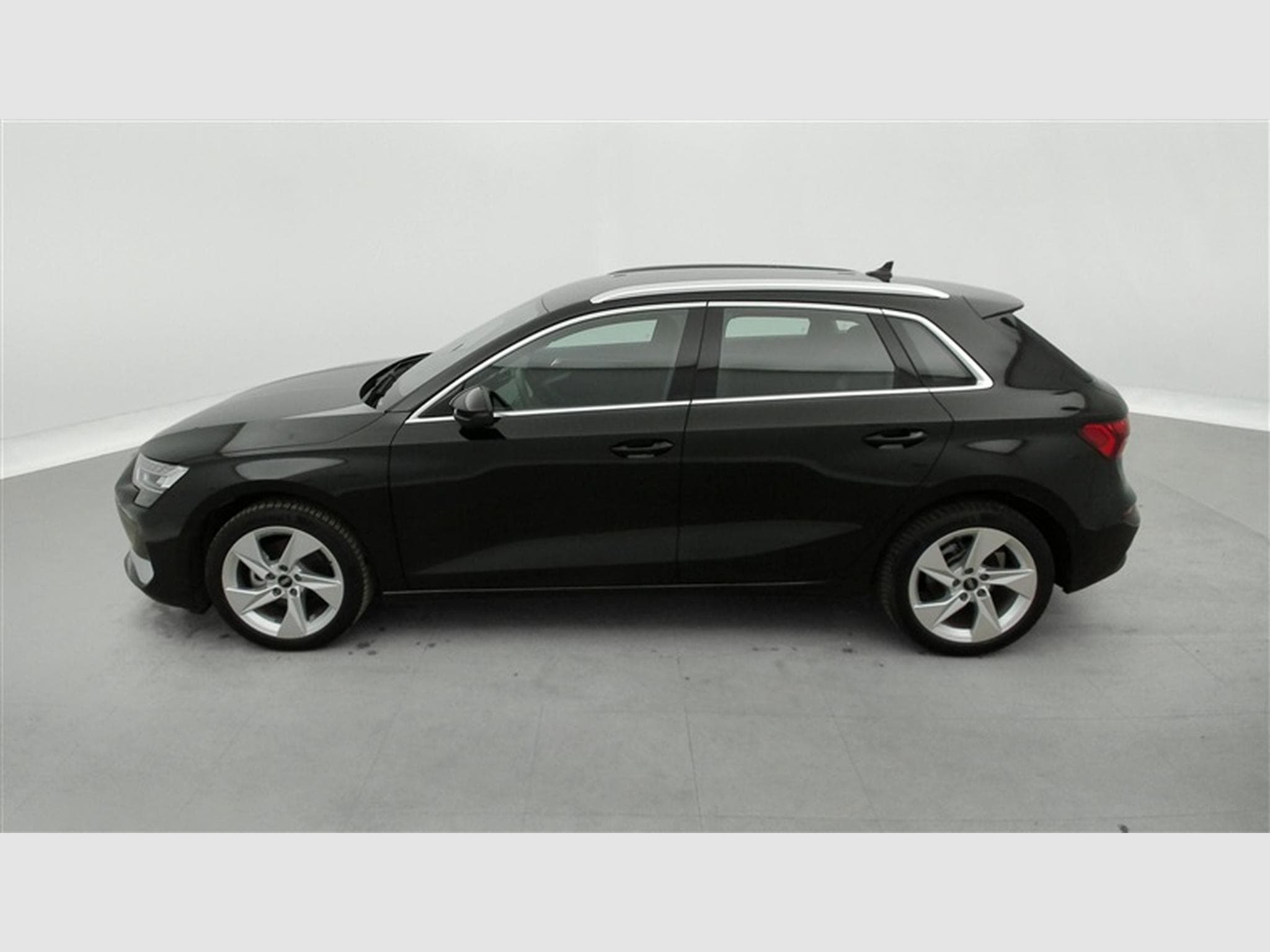 Audi A3 A3 30 TFSI Advanced S tronic Navi / Led / PDC av+ar (2025) - Photo 3