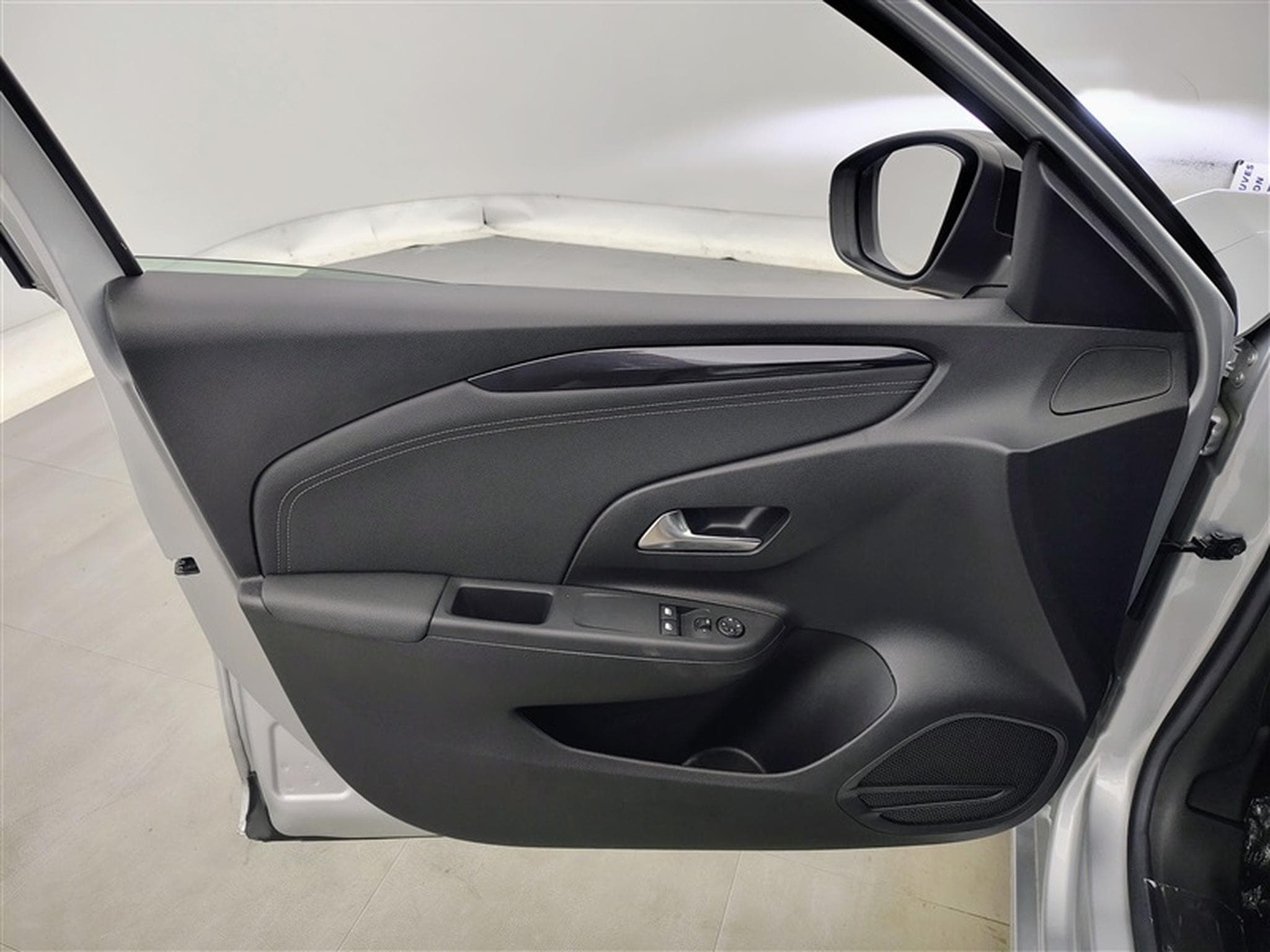 Opel Corsa 1.2 75cv Elegance business (2023) - Photo 17