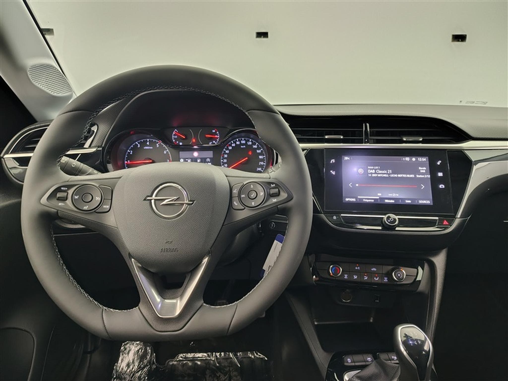 Opel Corsa 1.2 75cv Elegance business (2023) - Photo 9