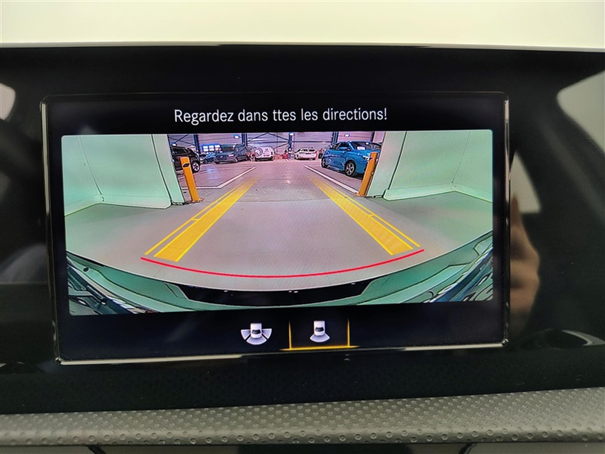 Mercedes A 180 180 AMG Line CUIR/FULL LED/JA18/CAMERA (2022) - Photo 17