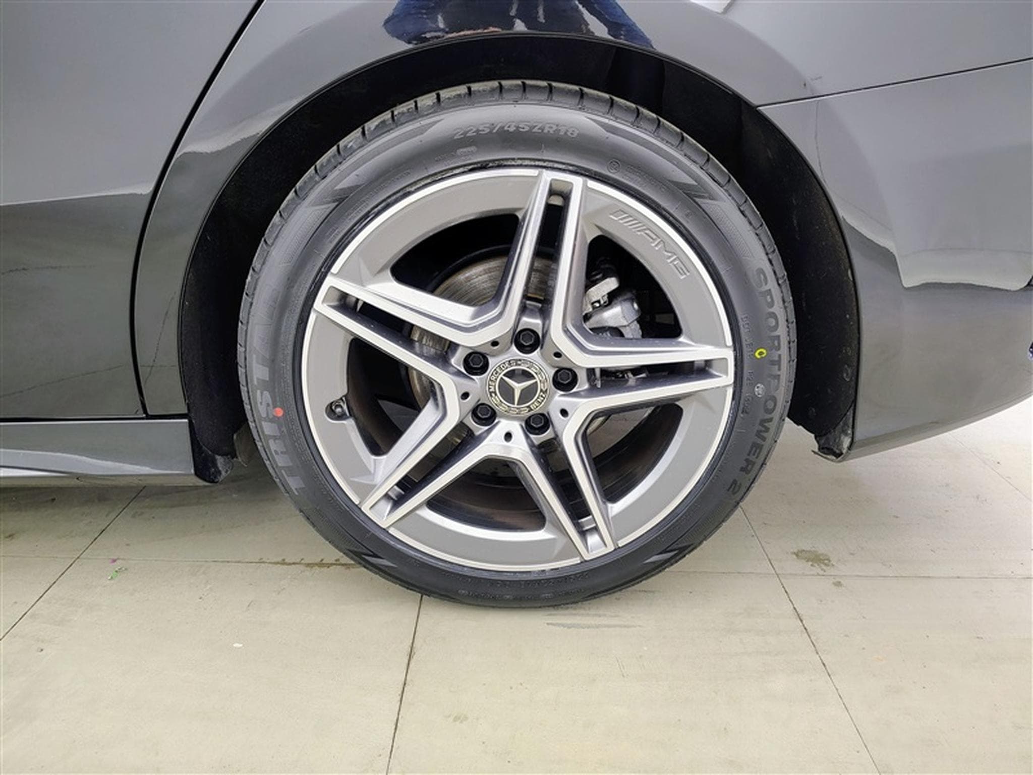 Mercedes A 180 180 AMG Line CUIR/FULL LED/JA18/CAMERA (2022) - Photo 5