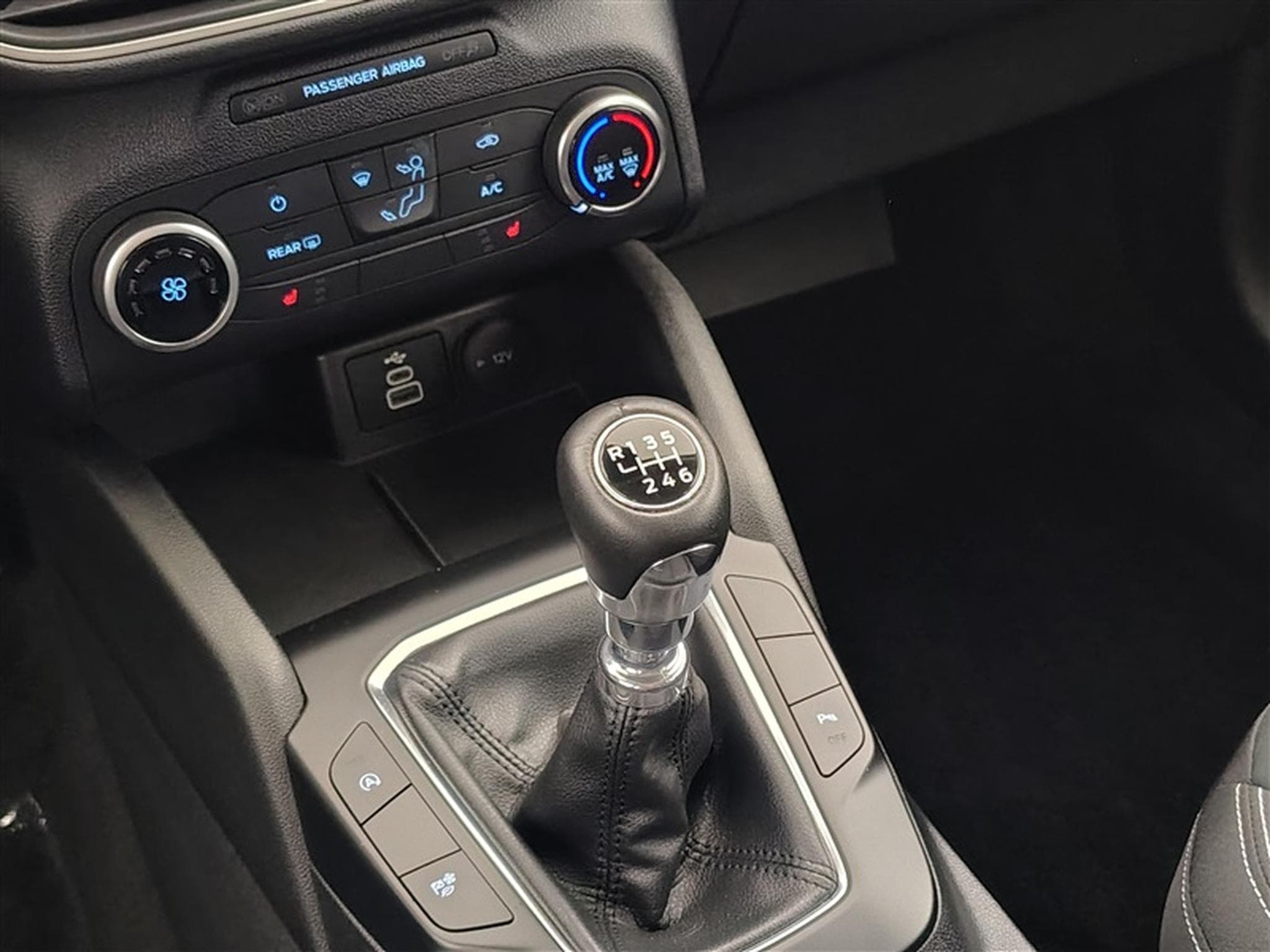 Ford Kuga 1.5 EcoBoost Connect NAVI / FULL LED / PDC AV+AR (2024) - Photo 12