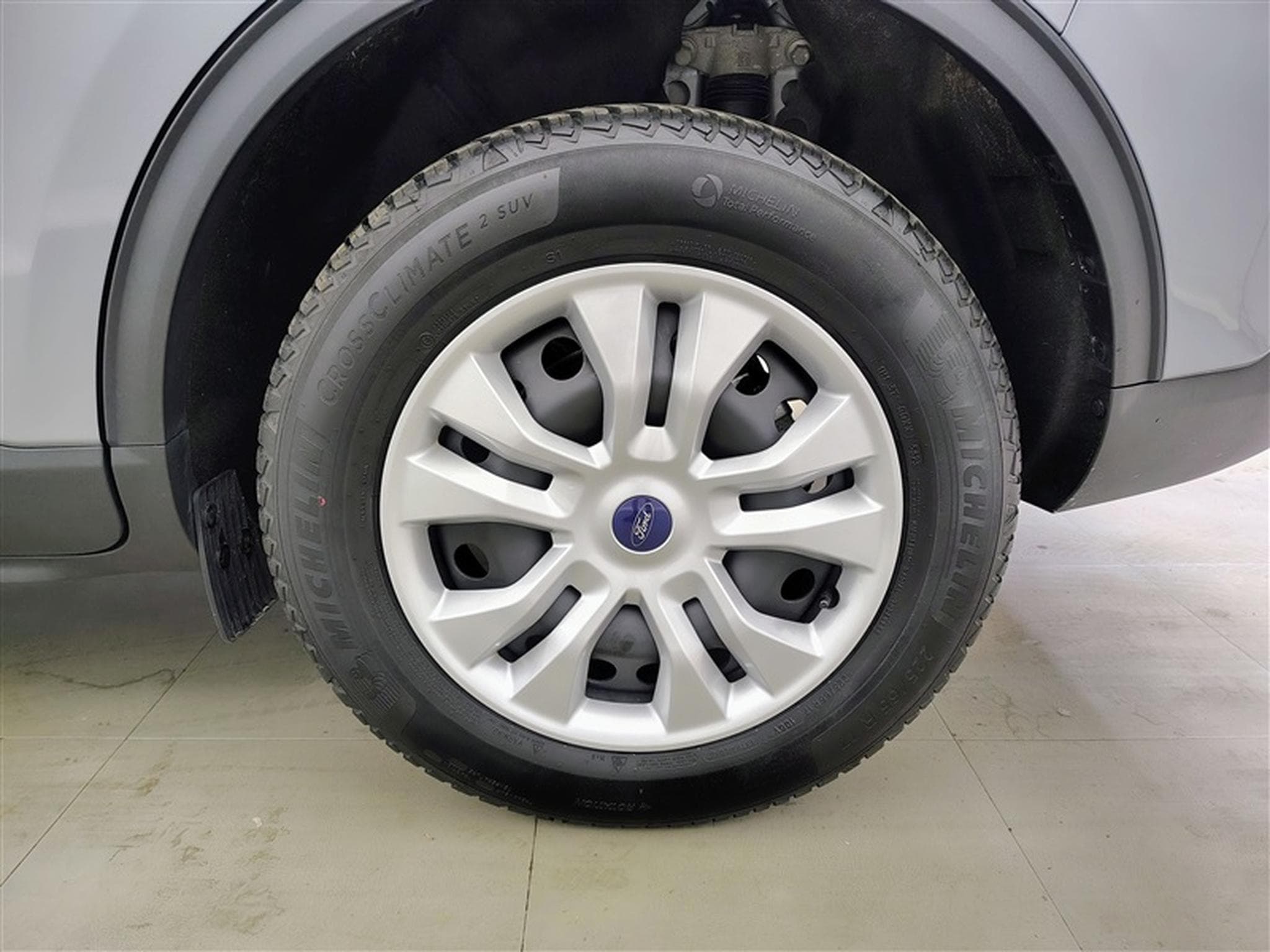 Ford Kuga 1.5 EcoBoost Connect NAVI / FULL LED / PDC AV+AR (2024) - Photo 6