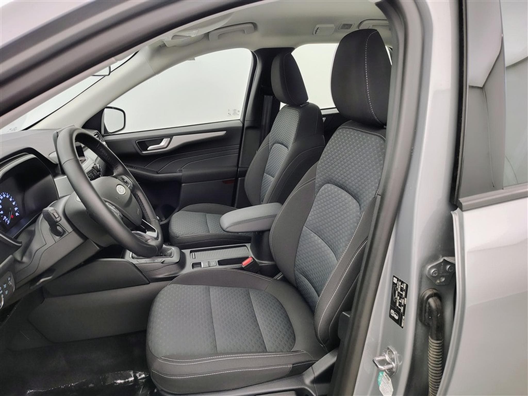 Ford Kuga 1.5 EcoBoost Connect NAVI / FULL LED / PDC AV+AR (2024) - Photo 7