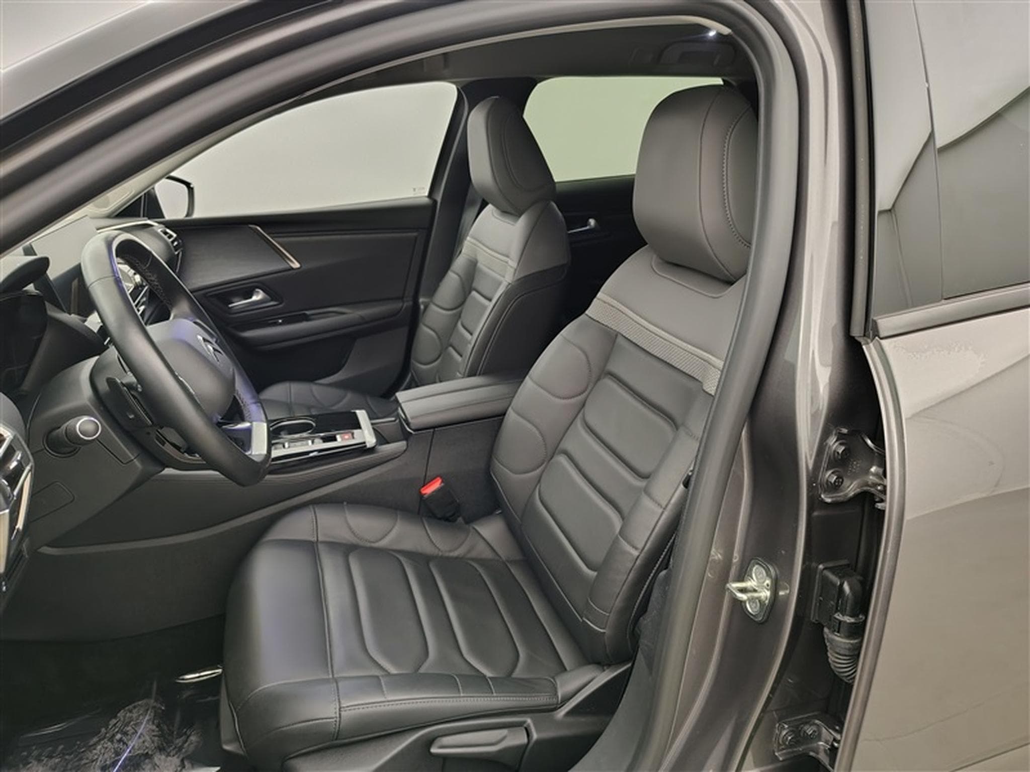 Citroen C5 X 1.2 PureTech 130cv EAT8 Plus NAVI / FULL LED / CUIR / JA 19" (2024) - Photo 7