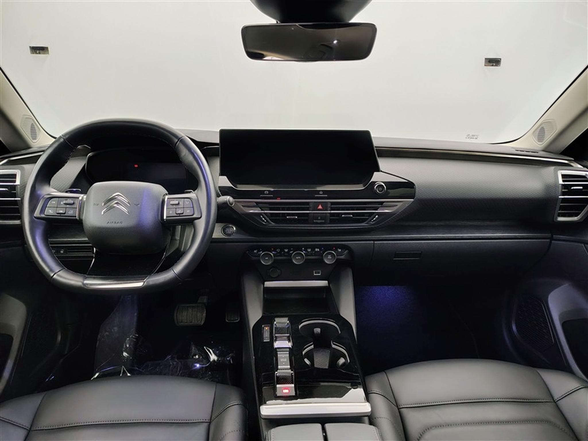 Citroen C5 X 1.2 PureTech 130cv EAT8 Plus NAVI / FULL LED / CUIR / JA 19" (2024) - Photo 8