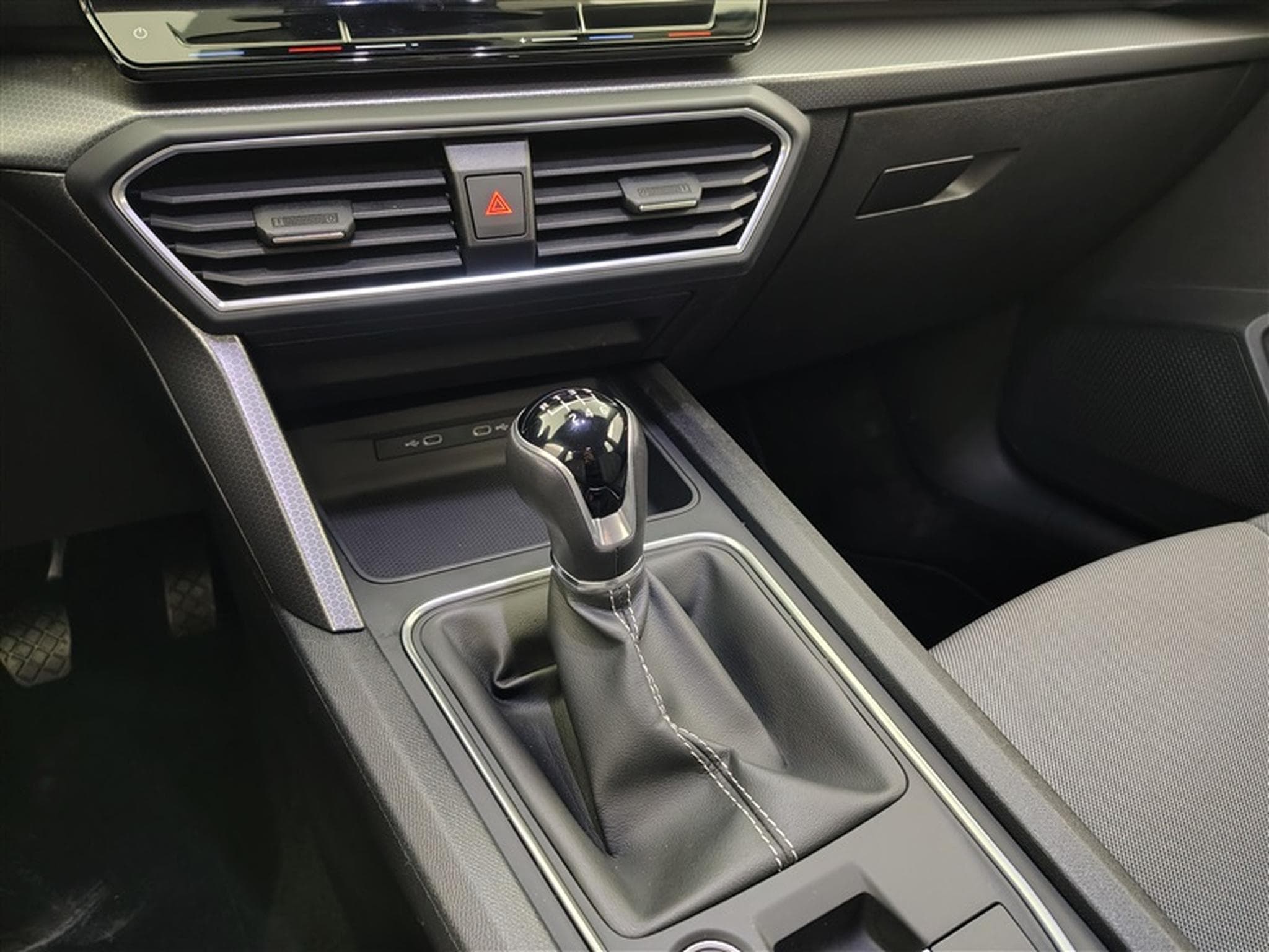 Seat Leon ST 1.0 EcoTSI Move! NAVI/FULL LED/JA/PDC AV AR /CAMERA (2024) - Photo 12
