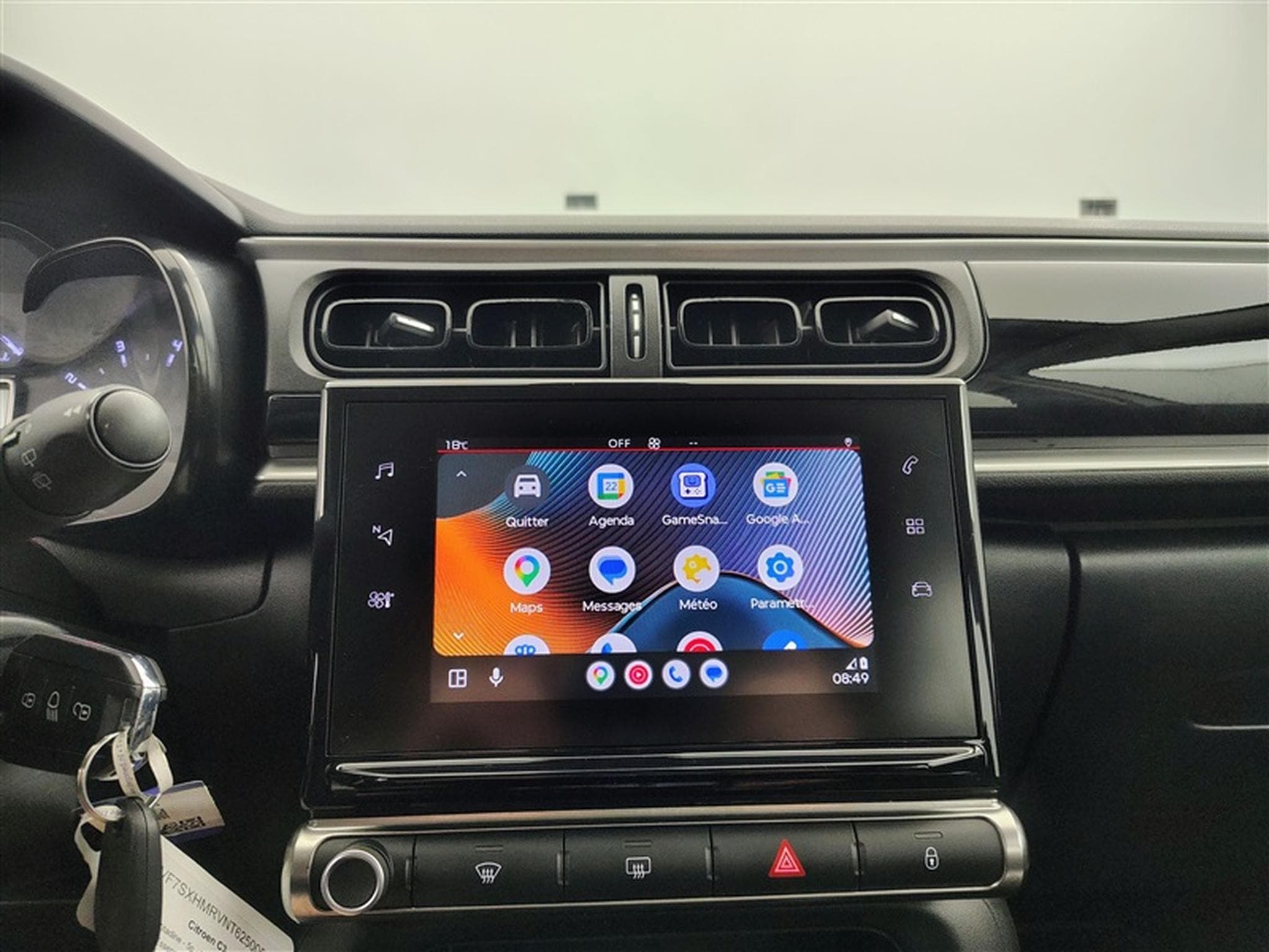 Citroen C3 1.2i PureTech Feel CARPLAY / FULL LED (2022) - Photo 17
