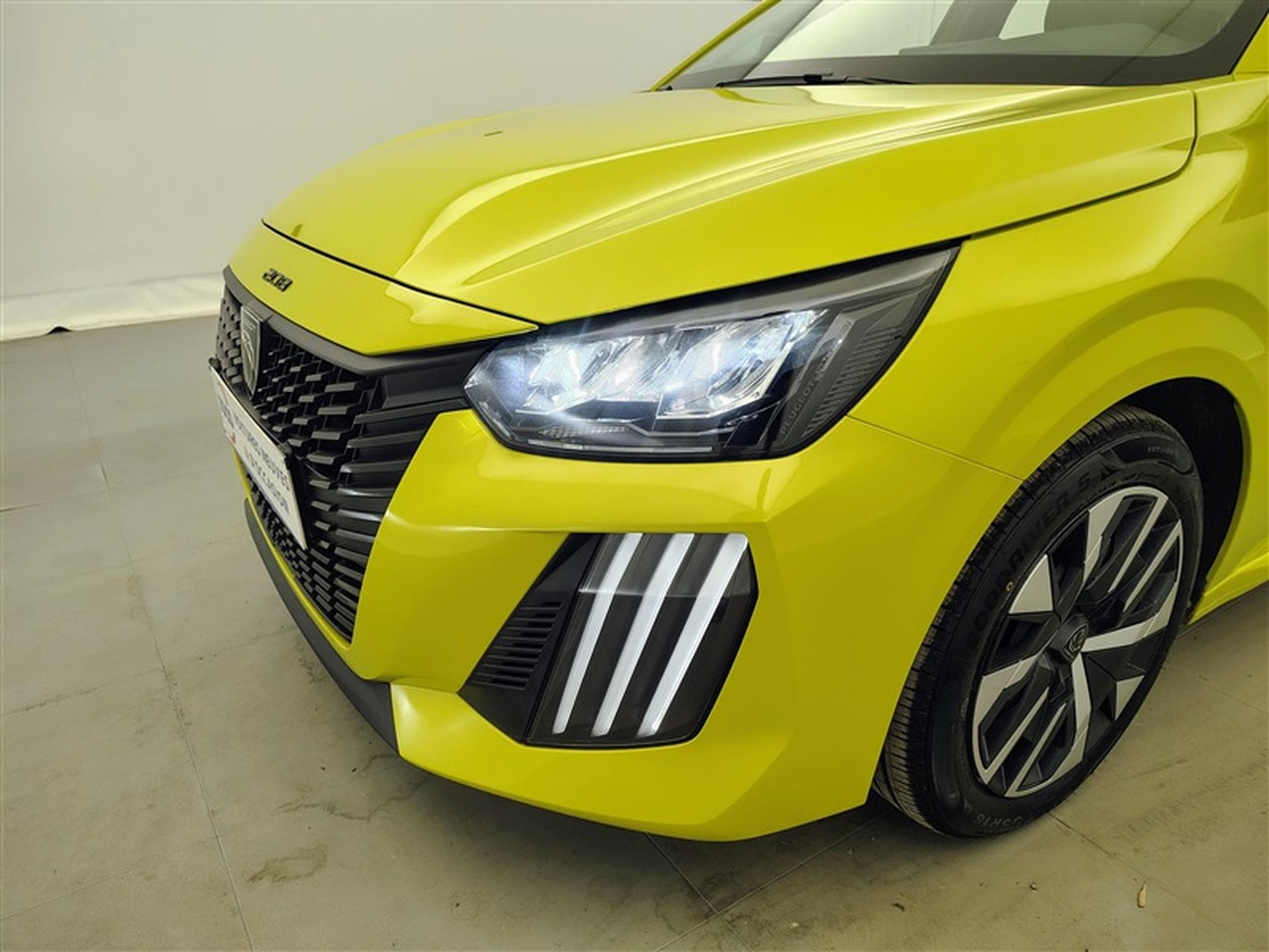 Peugeot 208 1.2i PureTech Active CARPLAY / FULL LED (2024) - Photo 15