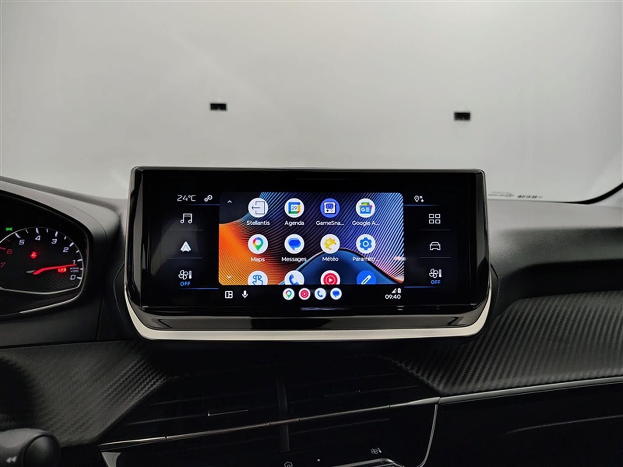 Peugeot 208 1.2i PureTech Active CARPLAY / FULL LED (2024) - Photo 19