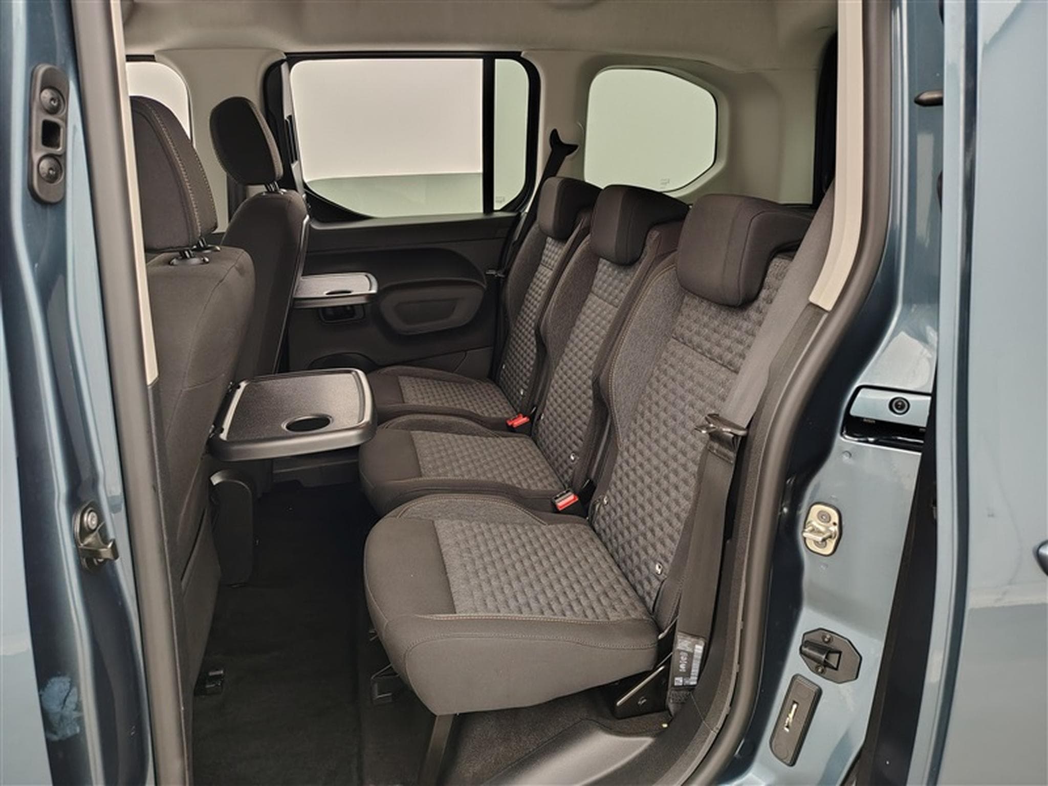 Peugeot Rifter 1.5 BlueHDi 130Cv EAT8 NEW MODELE (2024) - Photo 13