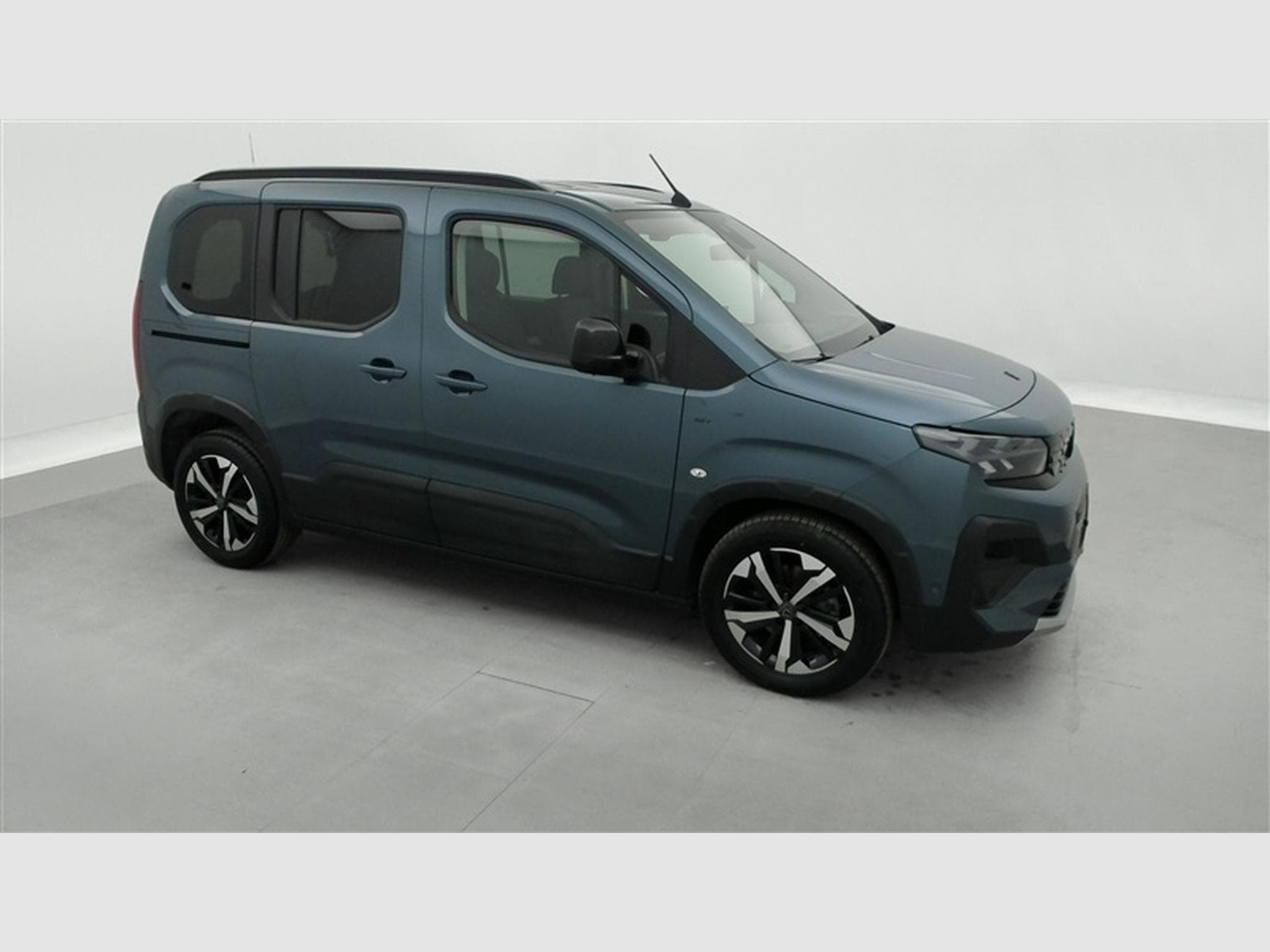Peugeot Rifter 1.5 BlueHDi 130Cv EAT8 NEW MODELE (2024) - Photo 24