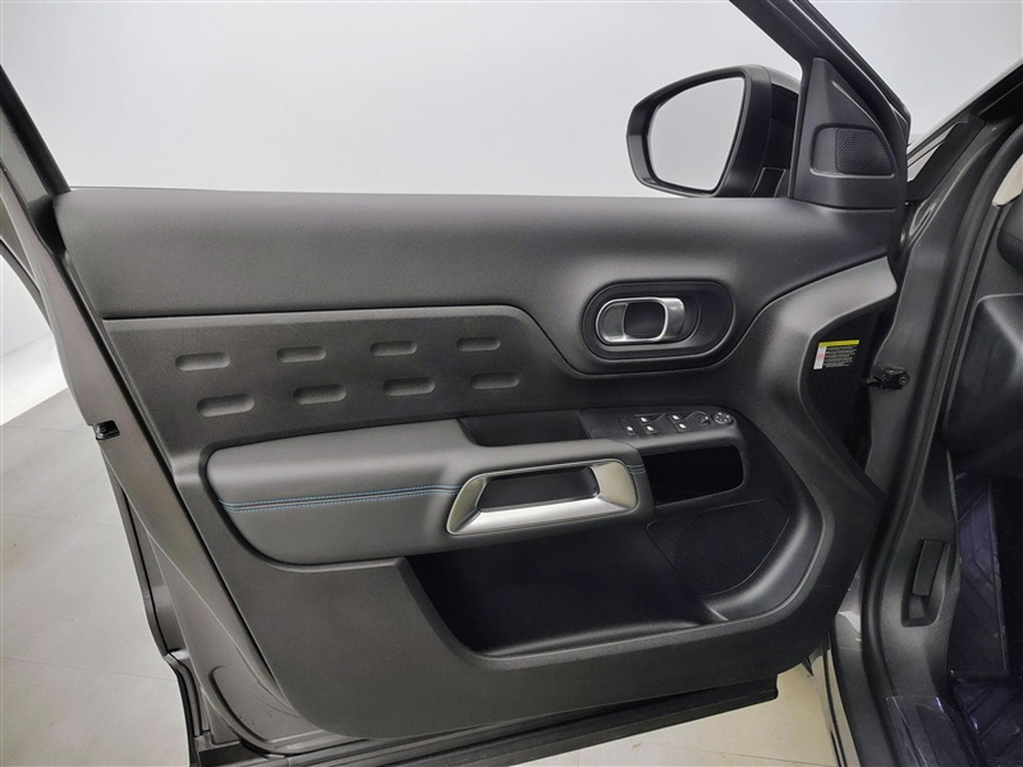 Citroen C5 Aircross 1.2 PureTech Live NAVI/FULL LED/JA/PDC (2023) - Photo 17