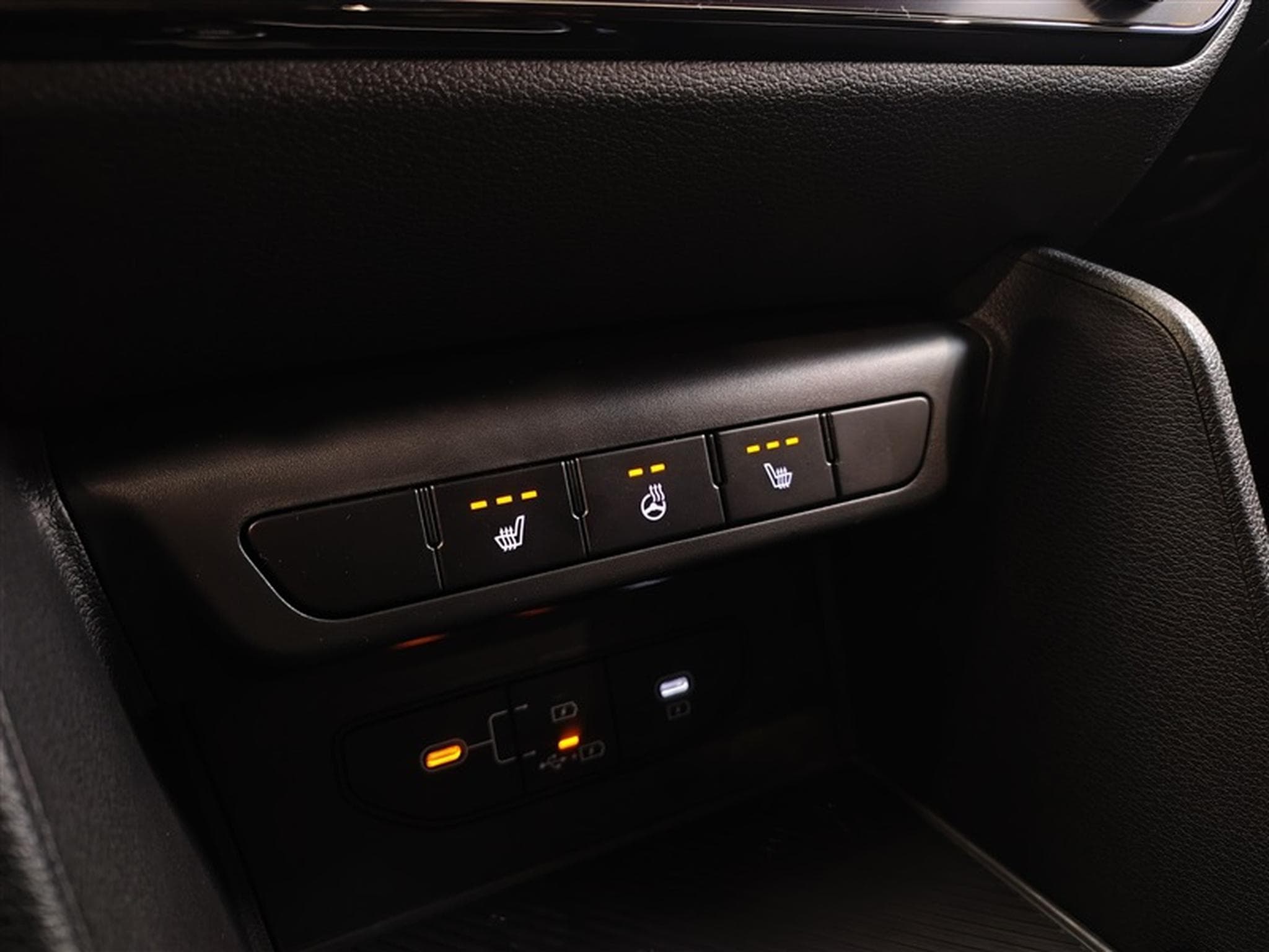 Kia Sportage 1.6 T-GDi 150Cv LX NAVI / CARPLAY / CAMERA / FULL LED (2026) - Photo 19