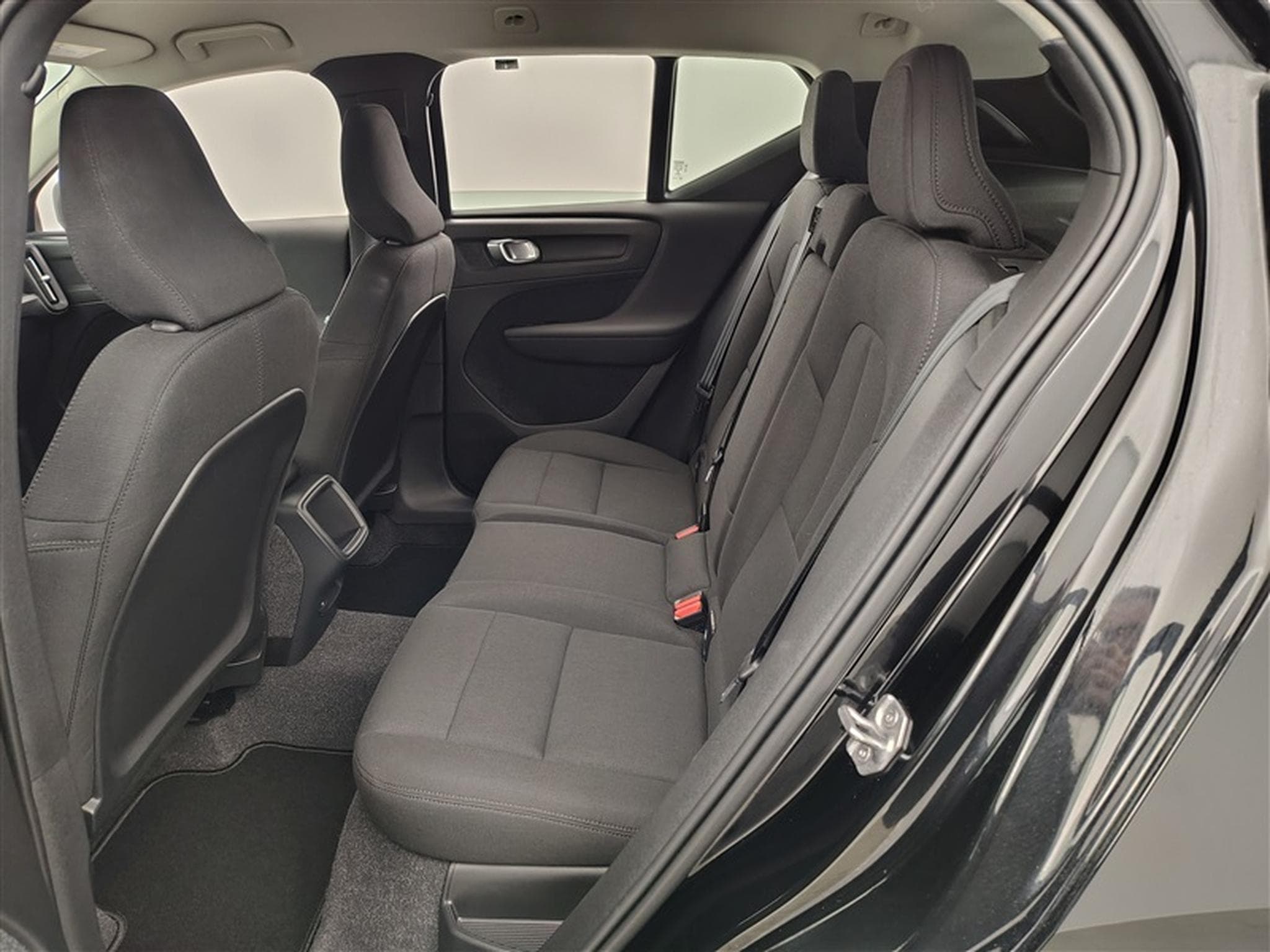 Volvo XC40 1.5 T2 Momentum Geartronic NAVI/FULL LED/JA17/PDC/CAMERA (2021) - Photo 13