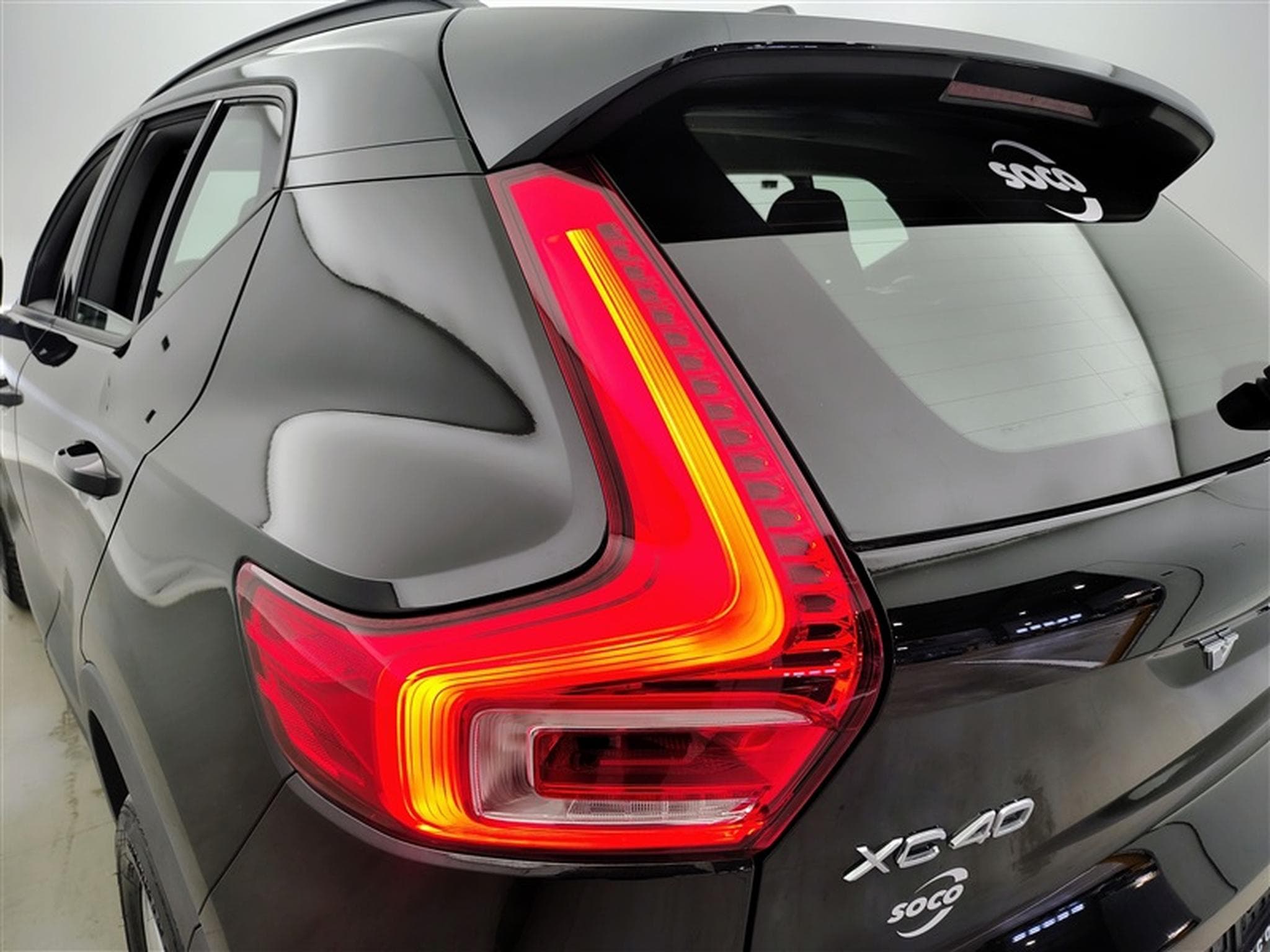 Volvo XC40 1.5 T2 Momentum Geartronic NAVI/FULL LED/JA17/PDC/CAMERA (2021) - Photo 16
