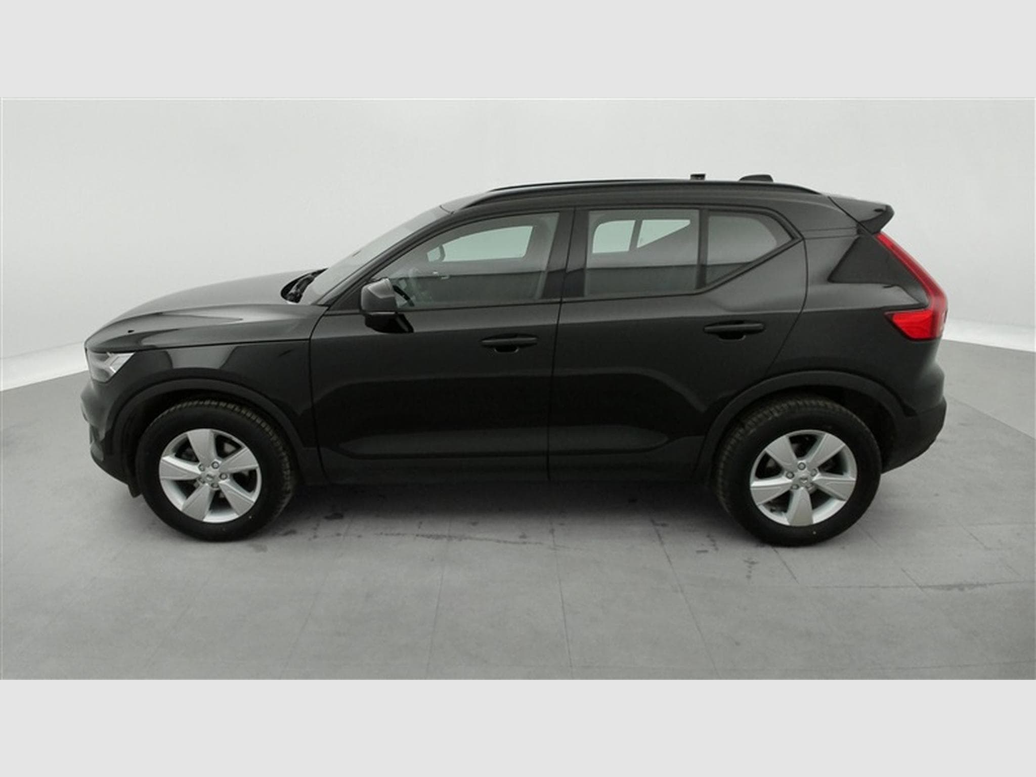 Volvo XC40 1.5 T2 Momentum Geartronic NAVI/FULL LED/JA17/PDC/CAMERA (2021) - Photo 3