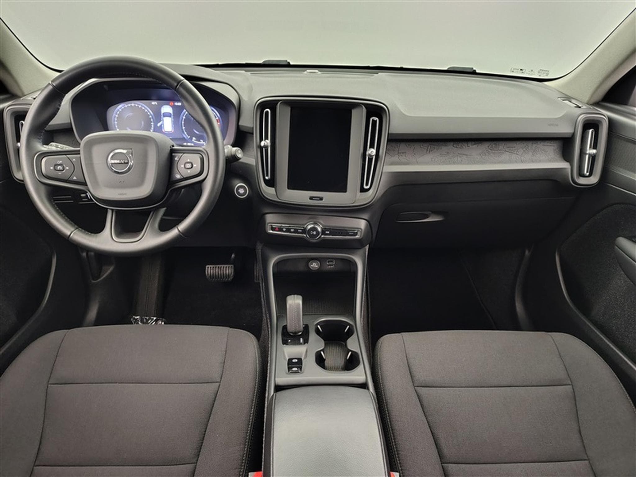 Volvo XC40 1.5 T2 Momentum Geartronic NAVI/FULL LED/JA17/PDC/CAMERA (2021) - Photo 8
