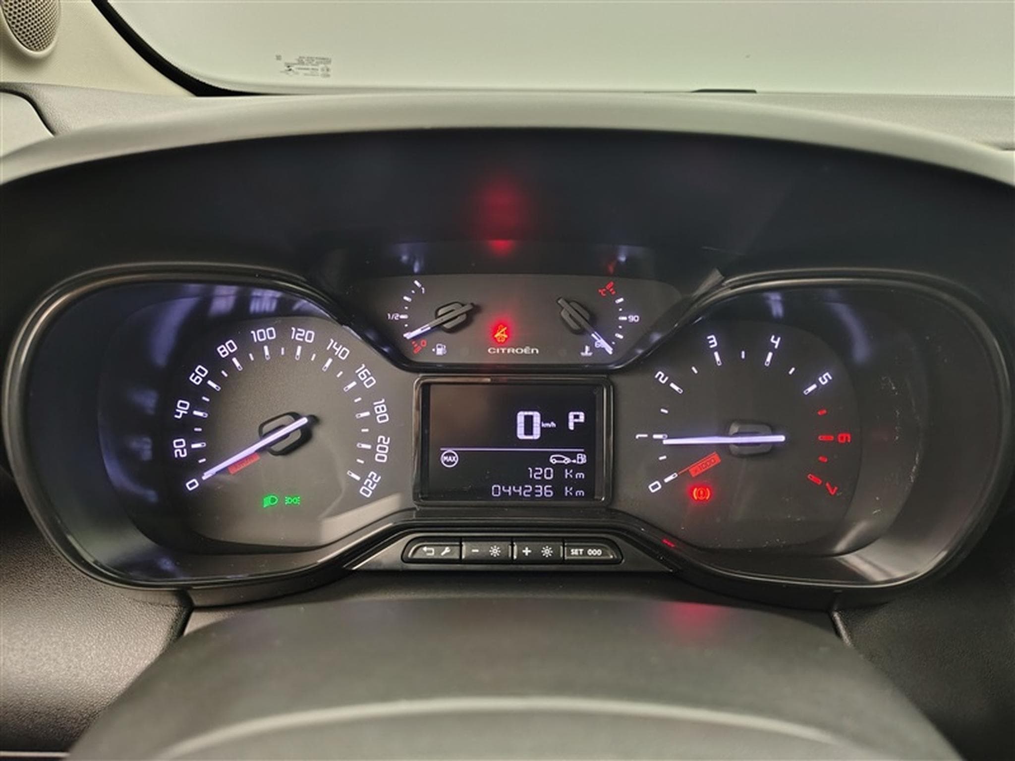 Citroen C3 Aircross 1.2 PureTech 130Cv EAT8 Feel CARPLAY / PDC (2022) - Photo 10
