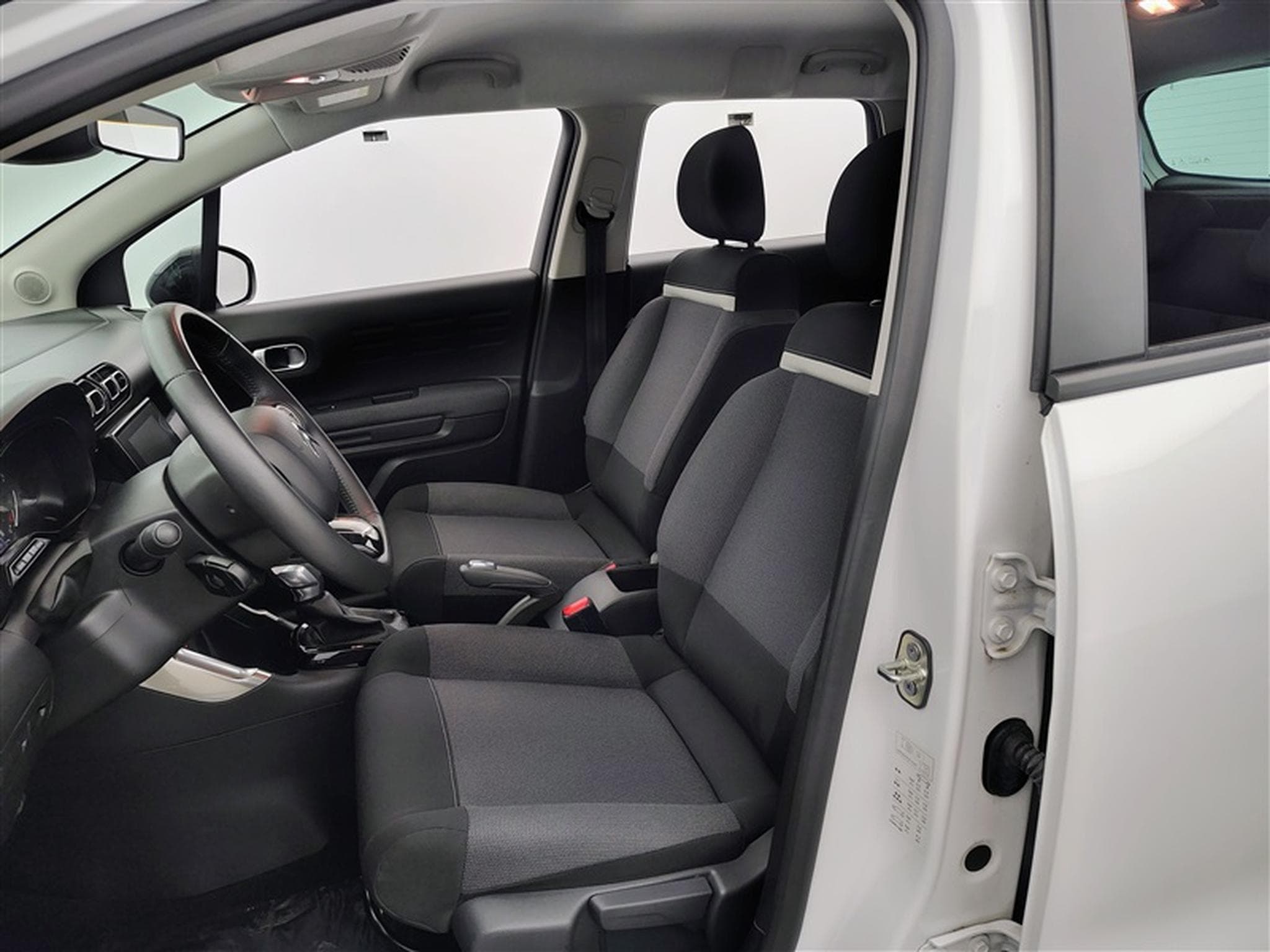 Citroen C3 Aircross 1.2 PureTech 130Cv EAT8 Feel CARPLAY / PDC (2022) - Photo 7