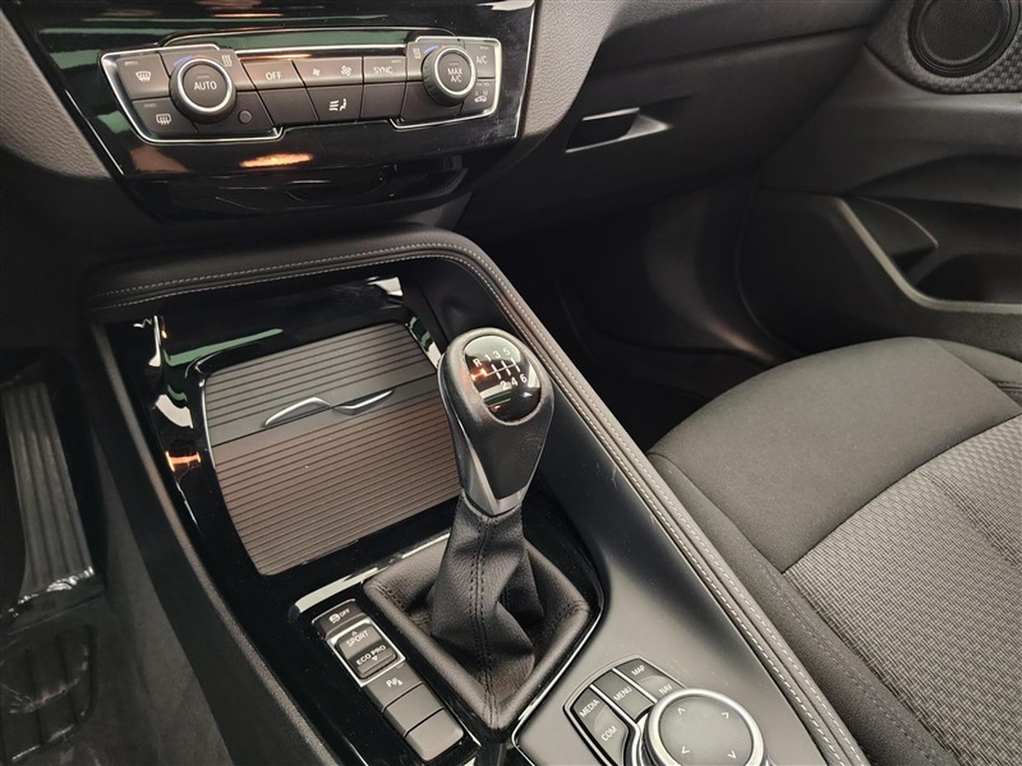 BMW X2 1.5 d sDrive16 *NAVI/FULL LED/TOIT PANO OUV/PDC AV ARR/JA17* (2020) - Photo 12