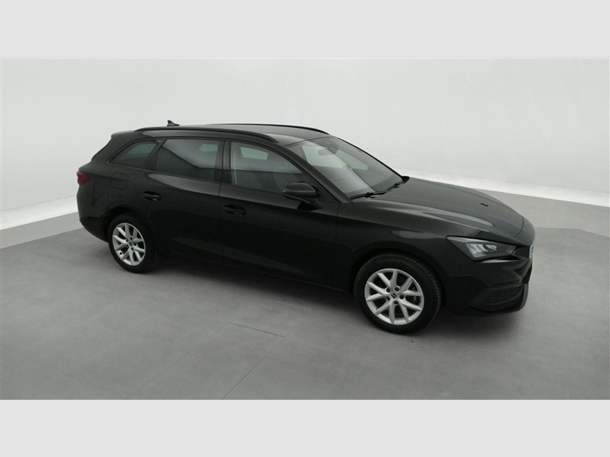 Seat Leon 1.0 eTSI 110Cv DSG CARPLAY / CAMERA / FULL LED (2024) - Photo 24