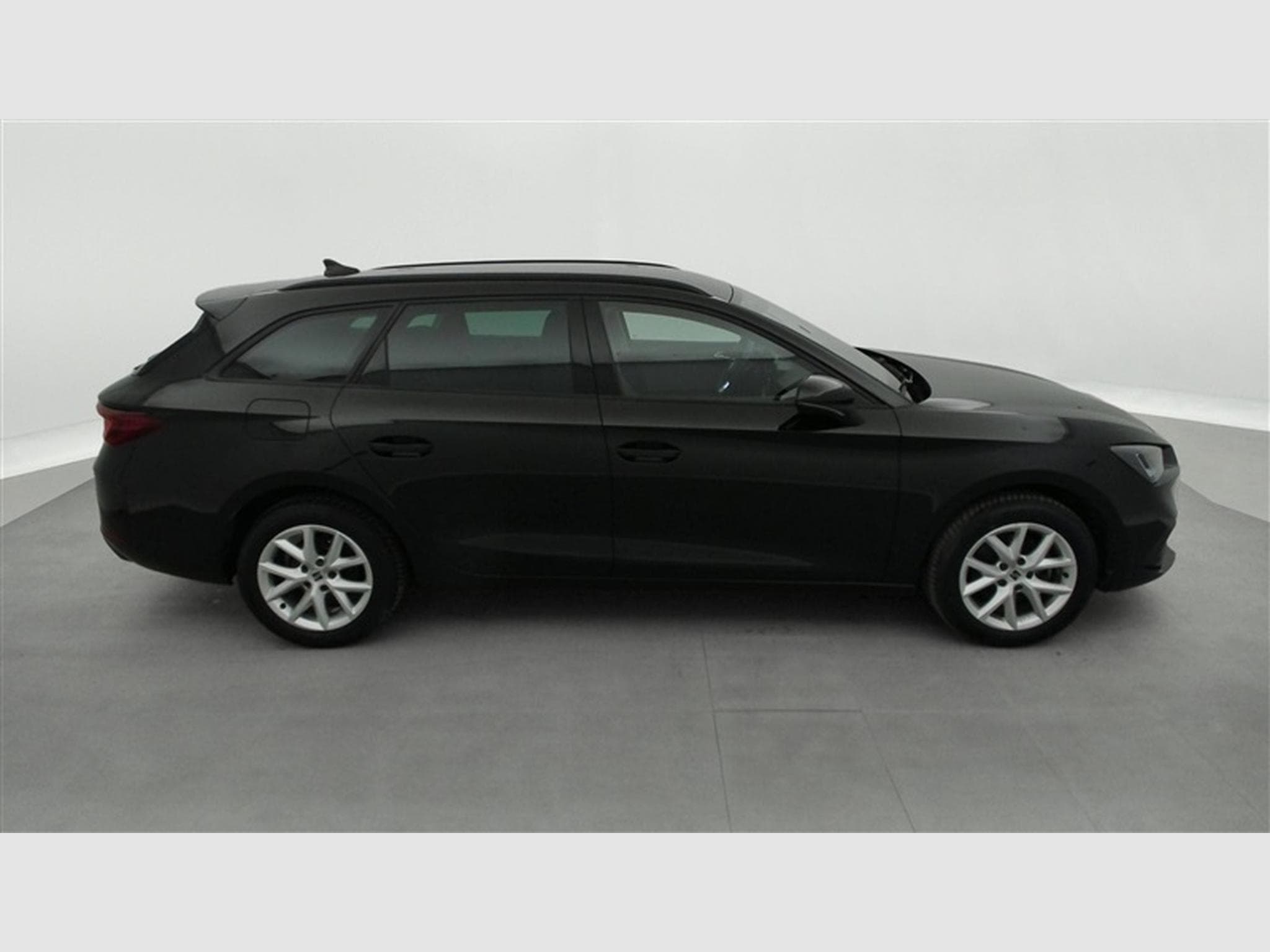 Seat Leon 1.0 eTSI 110Cv DSG CARPLAY / CAMERA / FULL LED (2024) - Photo 25