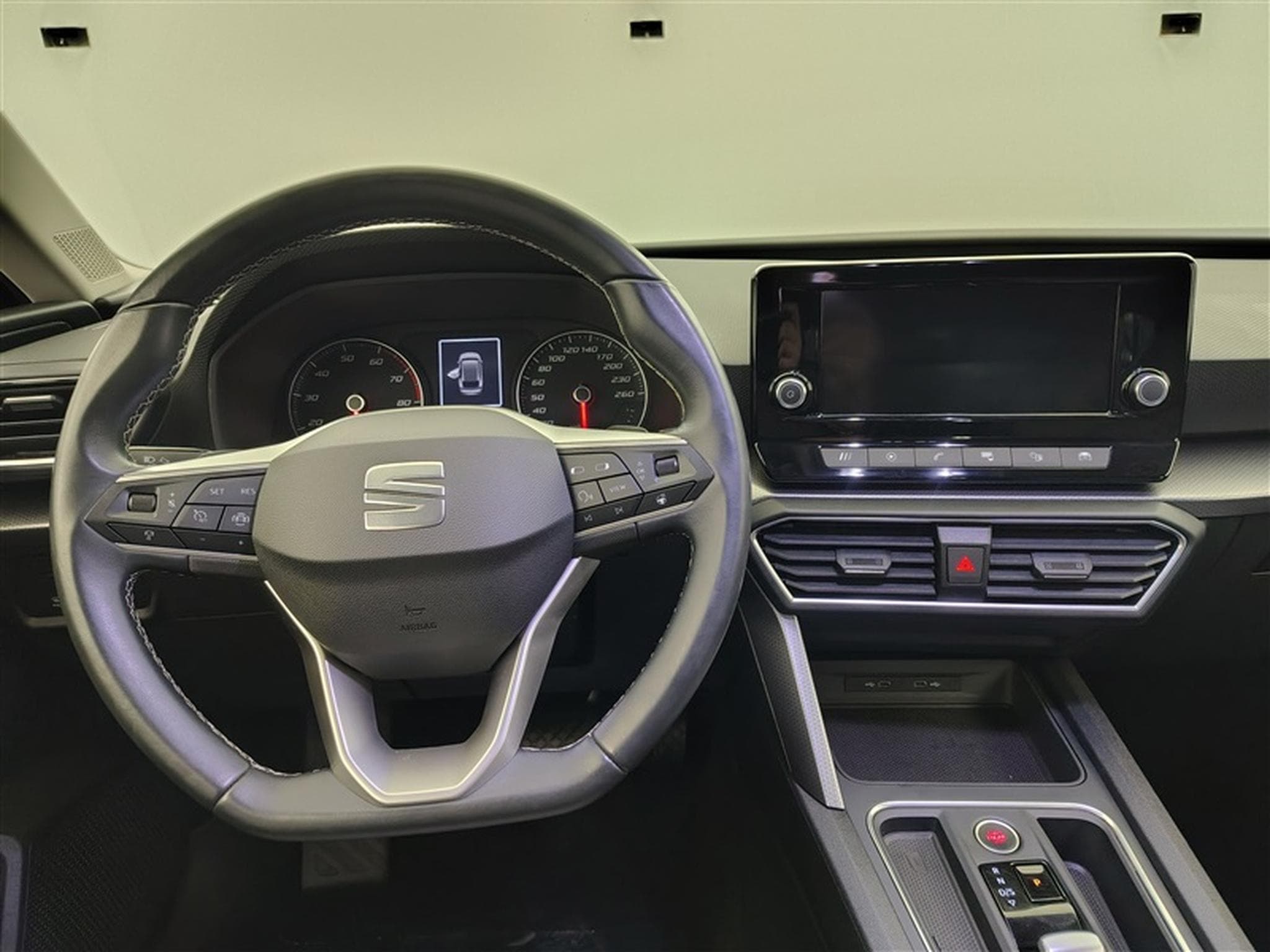 Seat Leon 1.0 eTSI 110Cv DSG CARPLAY / CAMERA / FULL LED (2024) - Photo 9