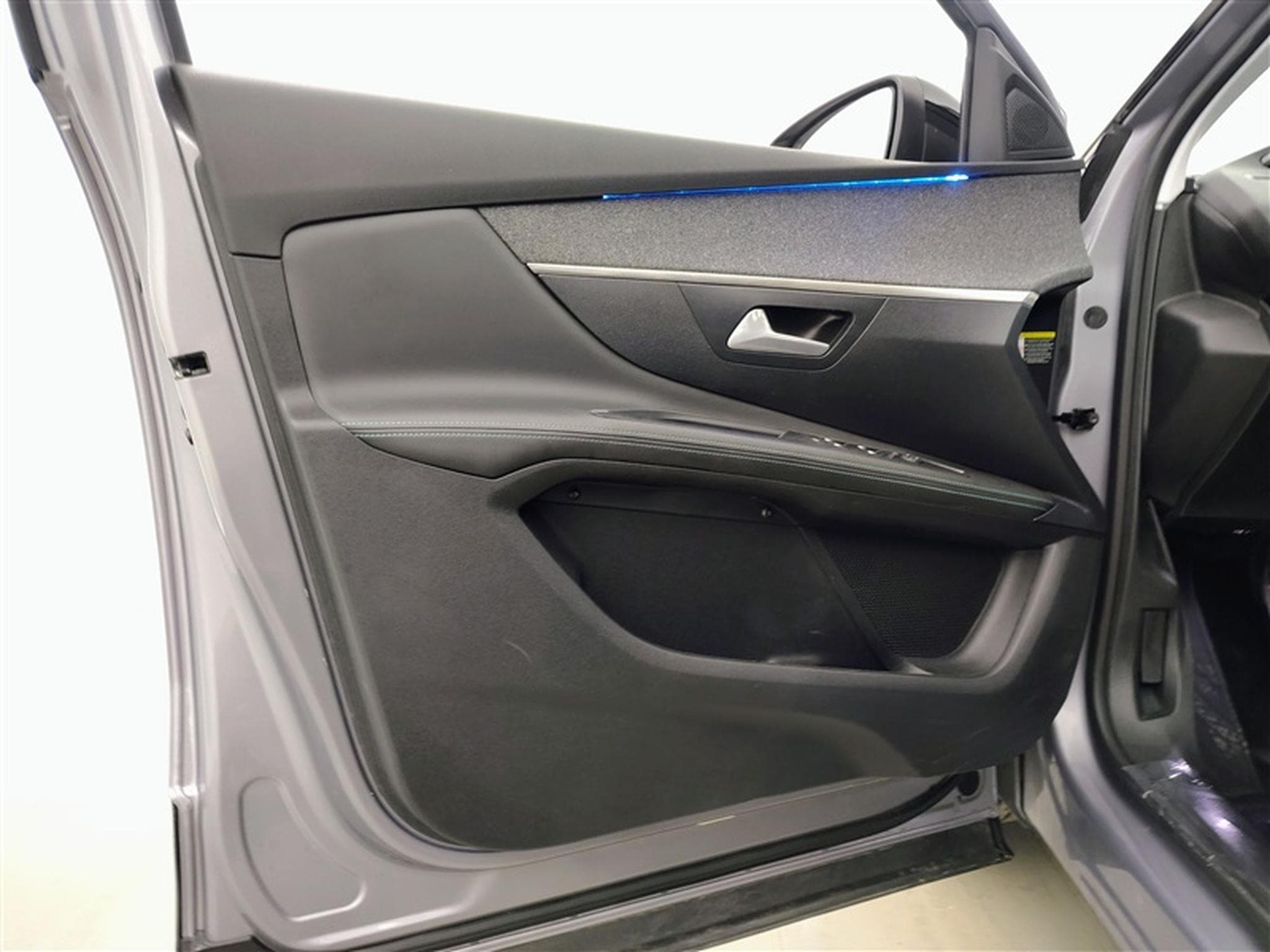 Peugeot 3008 1.2 PureTech Allure CLIM/CAMERA/NAVI (2021) - Photo 17