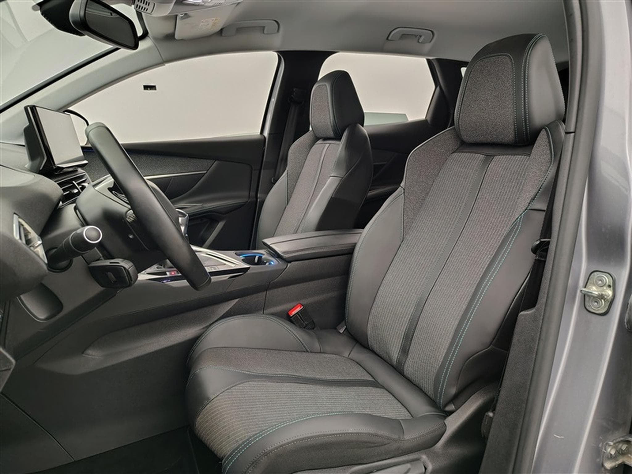 Peugeot 3008 1.2 PureTech Allure CLIM/CAMERA/NAVI (2021) - Photo 7