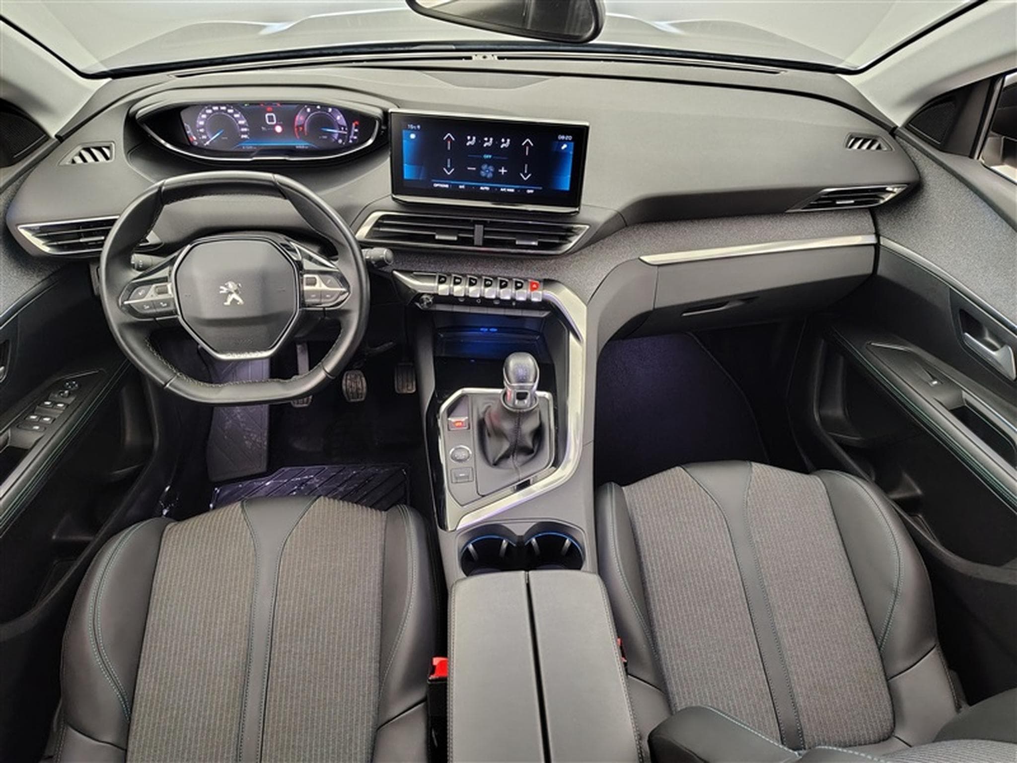 Peugeot 3008 1.2 PureTech Allure CLIM/CAMERA/NAVI (2021) - Photo 8
