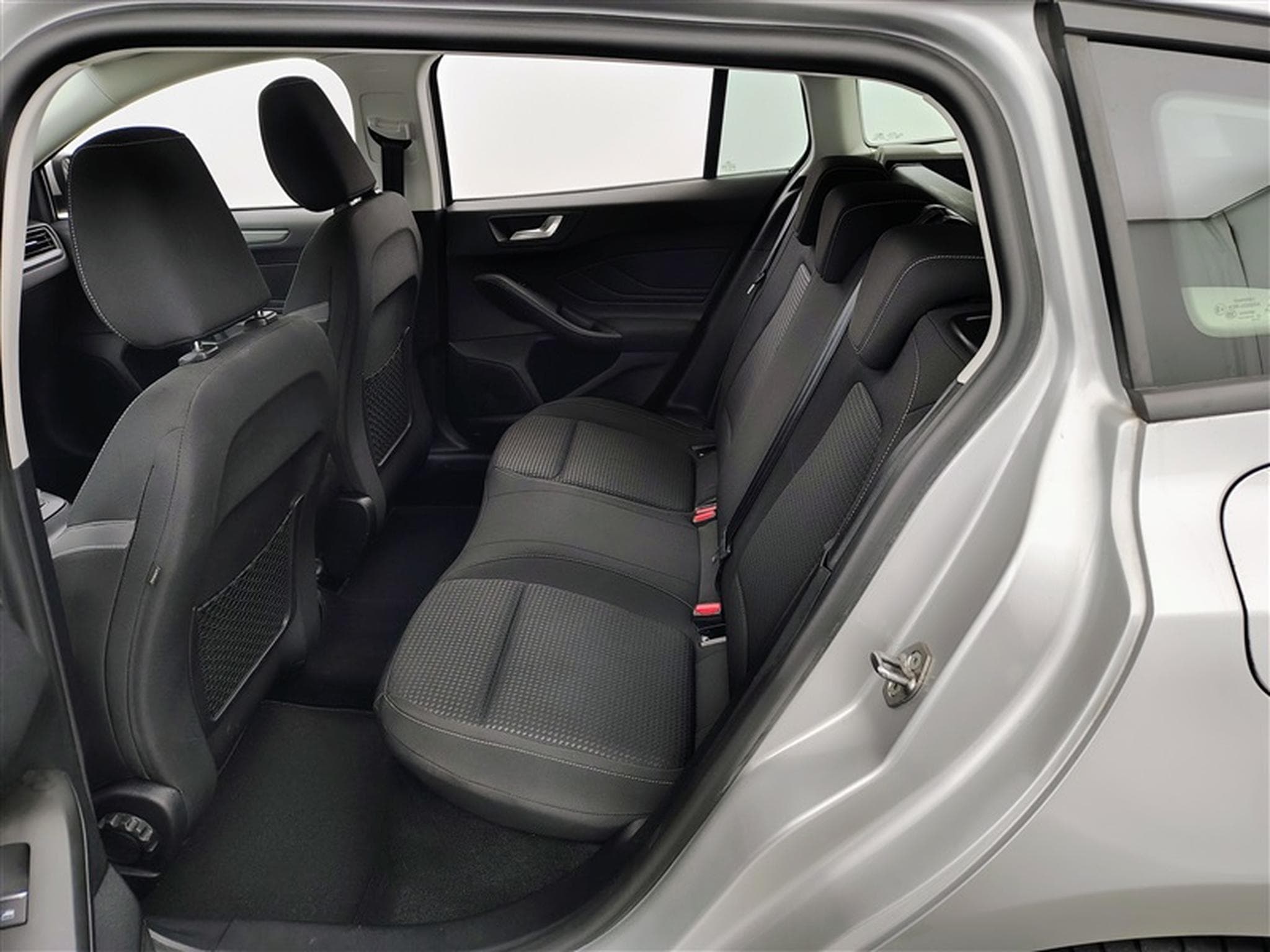 Ford Focus 1.0 EcoBoost MHEV Connected  Navi / Led / PDC av+ar (2023) - Photo 13