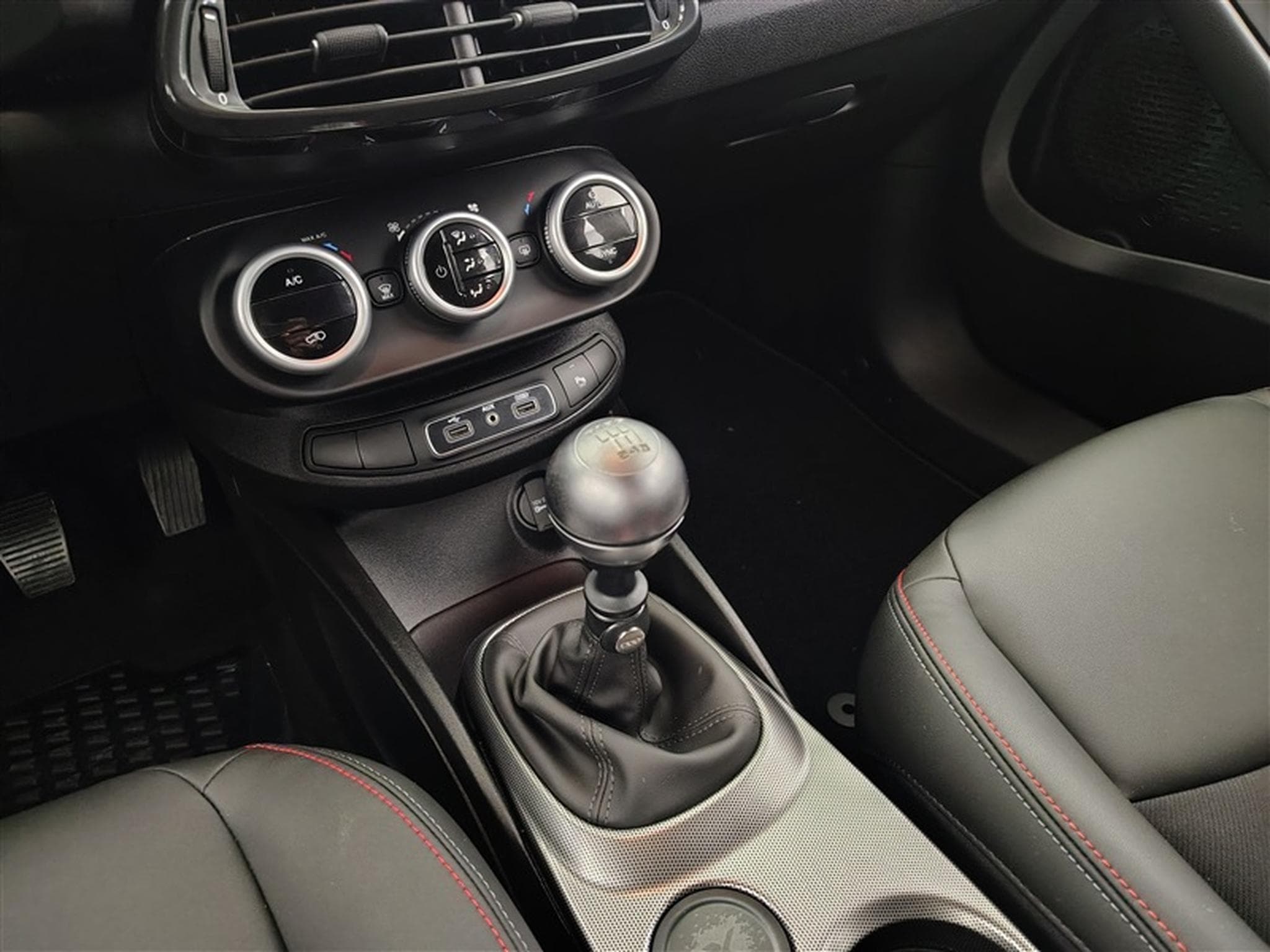 Fiat 500X 1.0 Turbo 115cv Sport NAVI / FULL LED / CAMERA / JA 18" (2020) - Photo 12